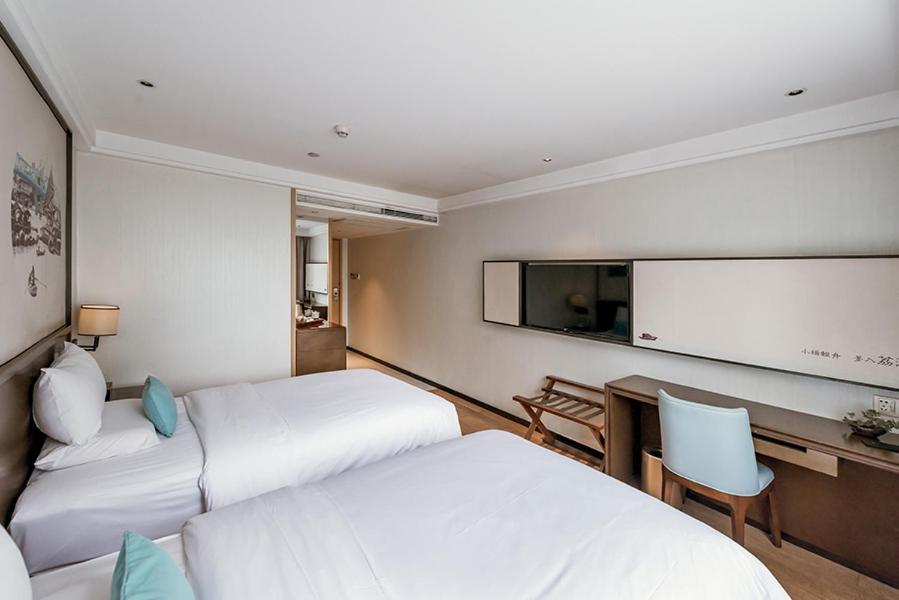 Hotel Join Shipai Qiao Metro Branch 4*