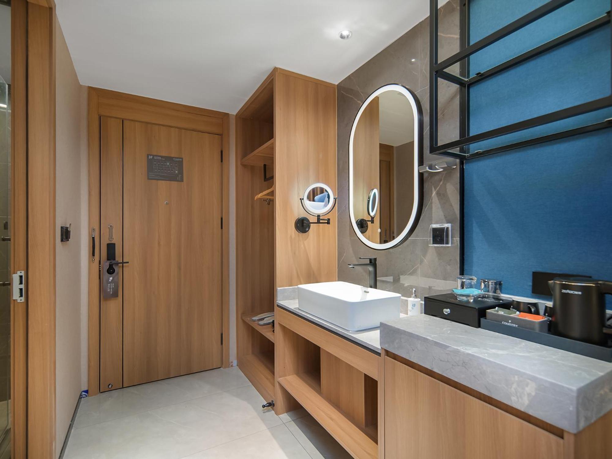 Country & By Radisson, Huadu Shiling Hotel