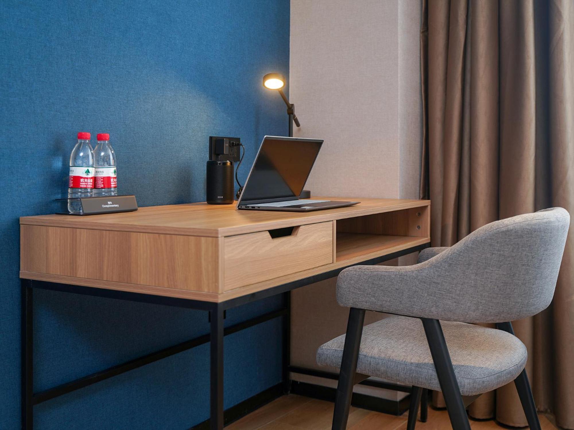Country & By Radisson, Huadu Shiling Hotel 3*