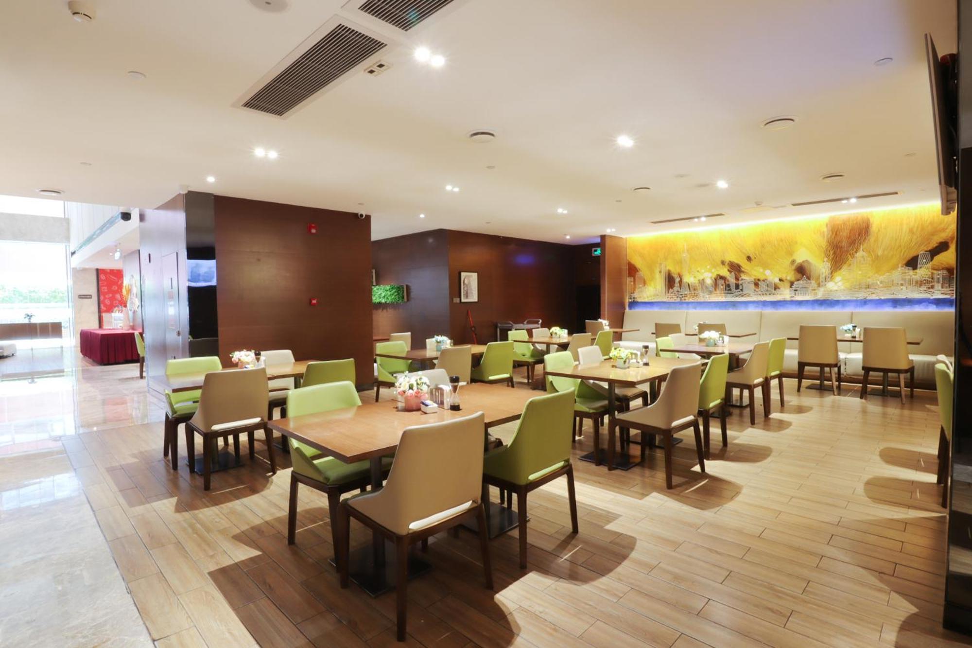 Hotel Hampton By Hilton Zhujiang New Town - Free Shuttle Bus To Fair 4*