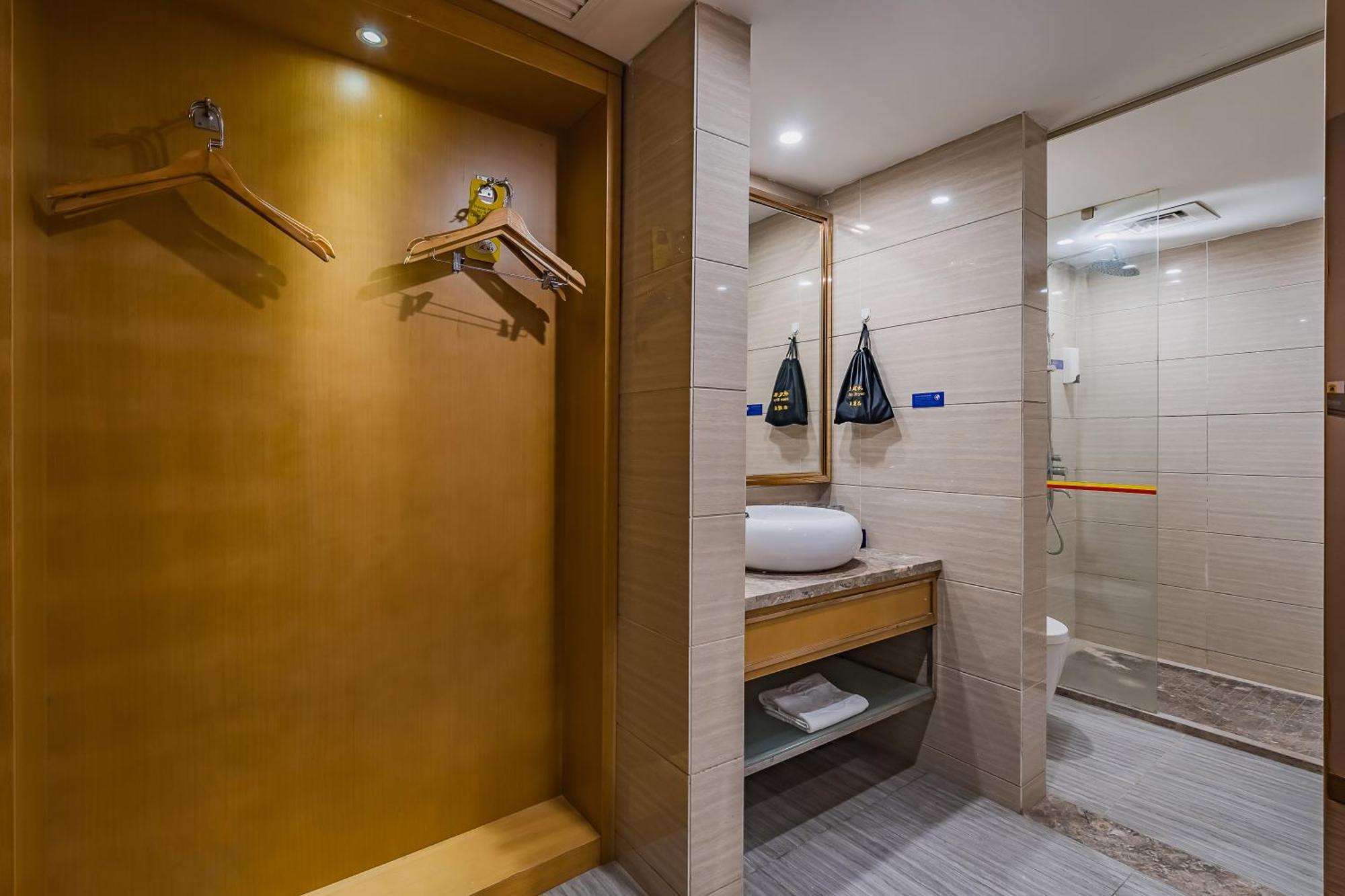 Super 8 Select Railway Station Xicun Subway Station 3* Guangzhou