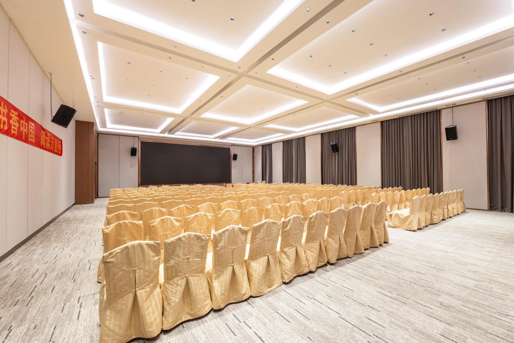 Yueta E-sports Hotel-10min To East Railway Station&entrance Exit J Of Line 3 Aparthotel 3*