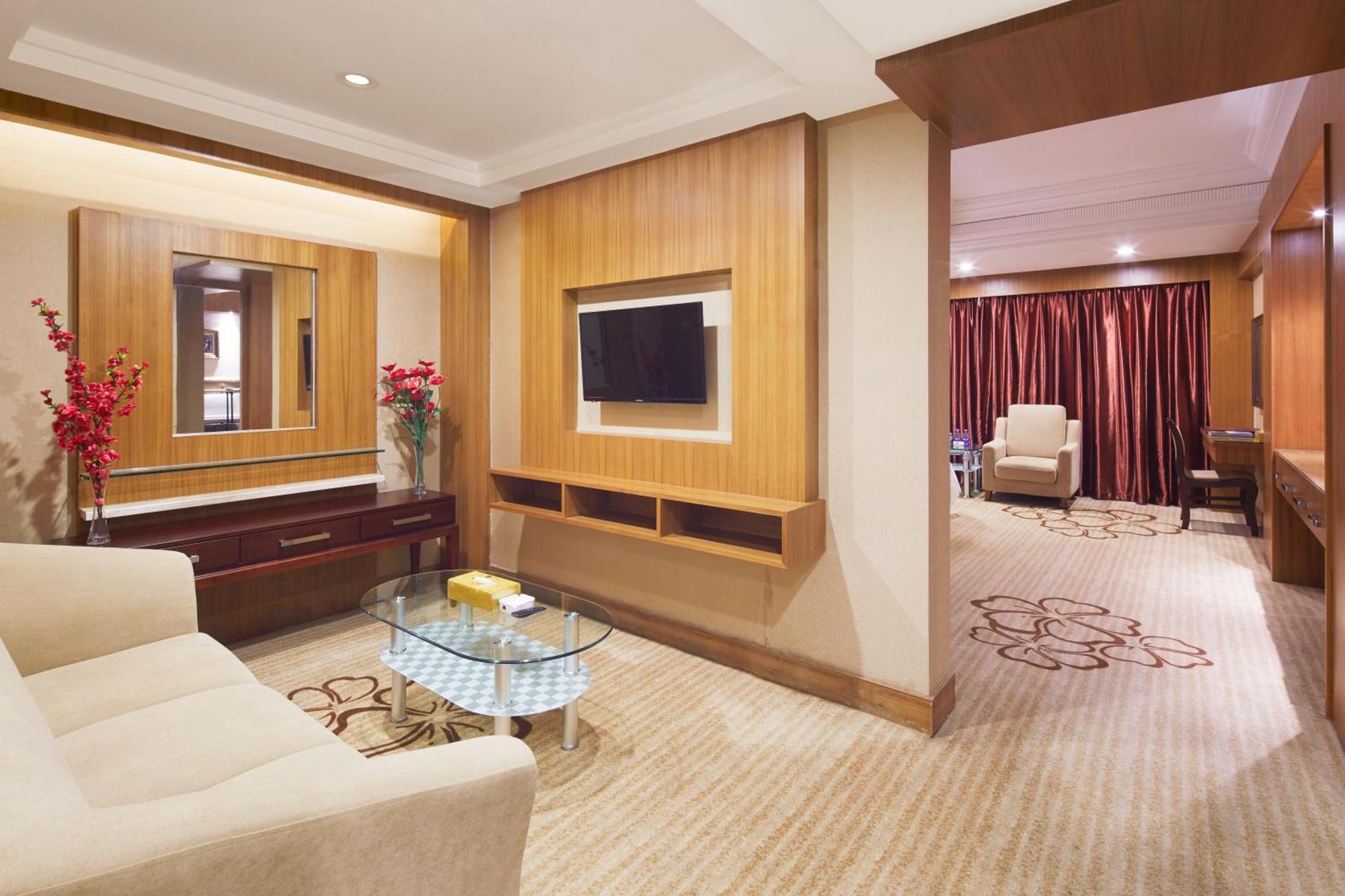 Nanyang King's Gate Hotel--free Shuttle Service To Fair 4* Guangzhou