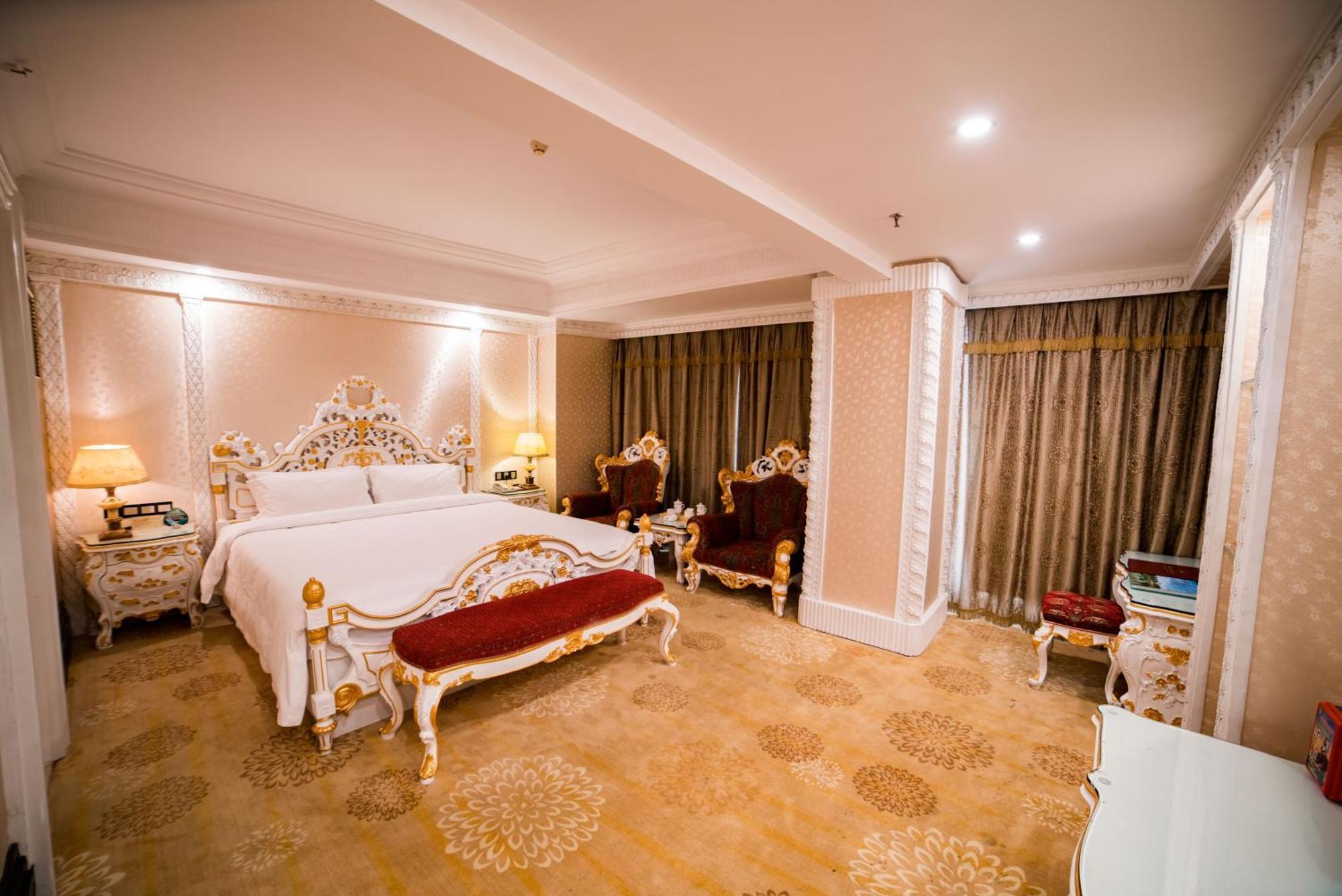 Nanyang King's Gate Hotel--free Shuttle Service To Fair Hotel 4*