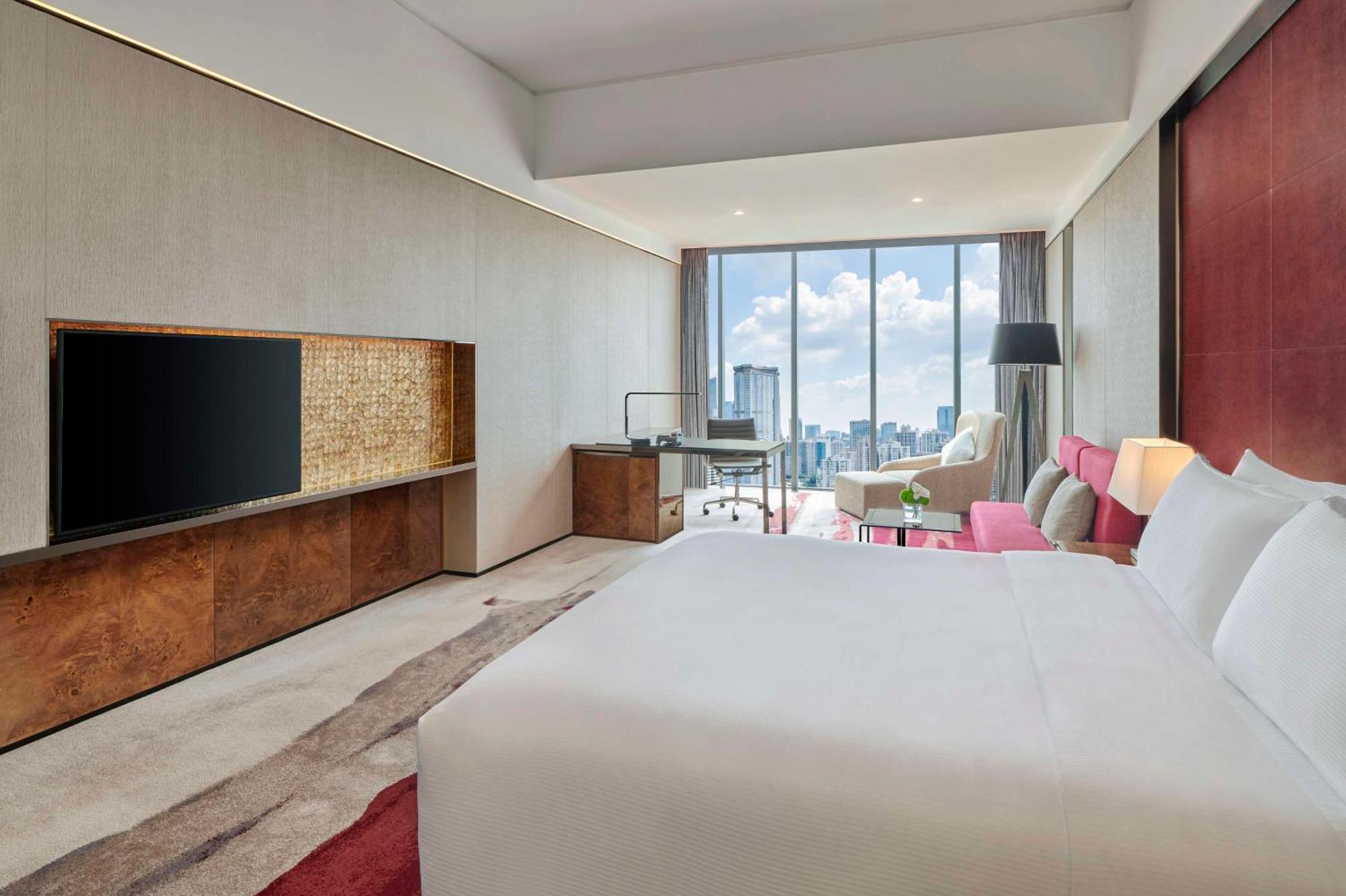 Hilton Tianhe: Fair Shuttle & Registration Hotel