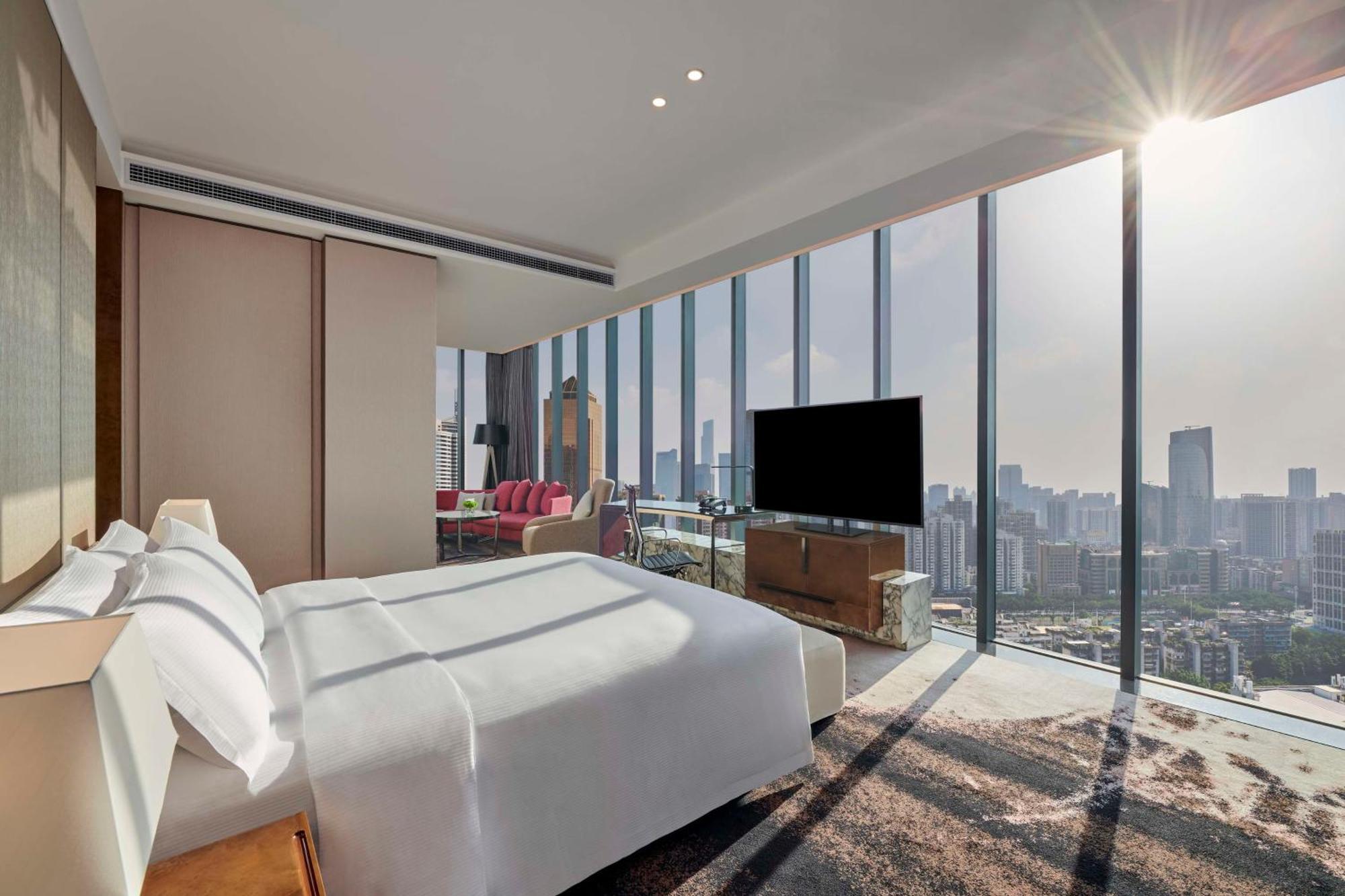 Hotel Hilton Tianhe: Fair Shuttle & Registration