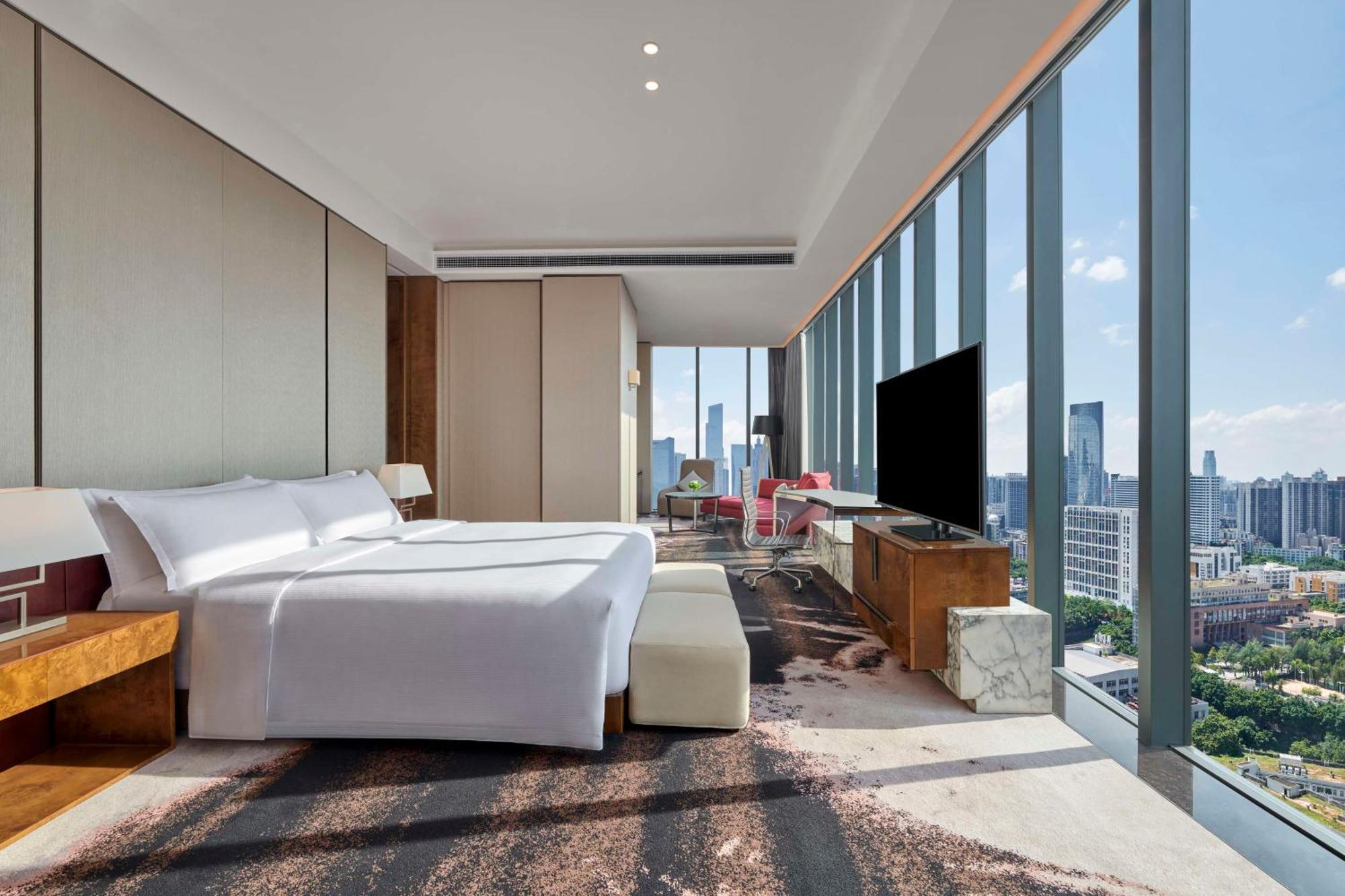 Hilton Tianhe: Fair Shuttle & Registration Hotel
