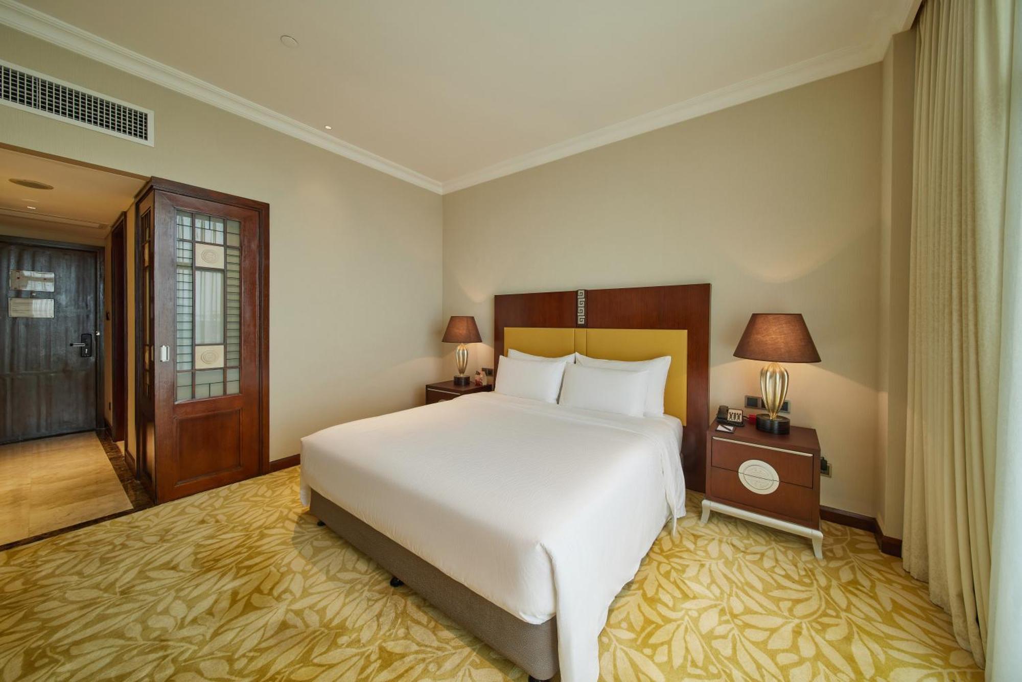 Dong Fang - Free Shuttle Bus To Fair Complex & Overseas Buyer Registration Services Hotel Guangzhou