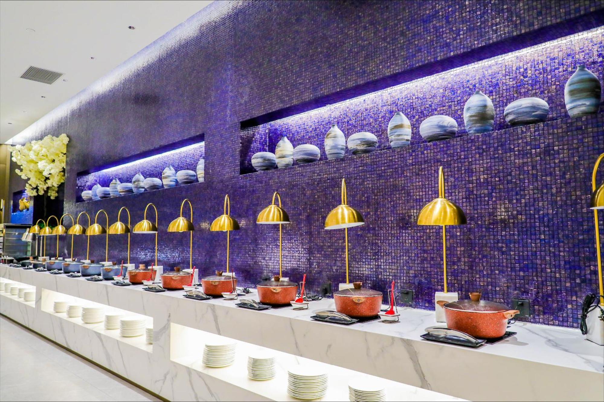 Hotel Dong Fang - Free Shuttle Bus To Fair Complex & Overseas Buyer Registration Services 5*