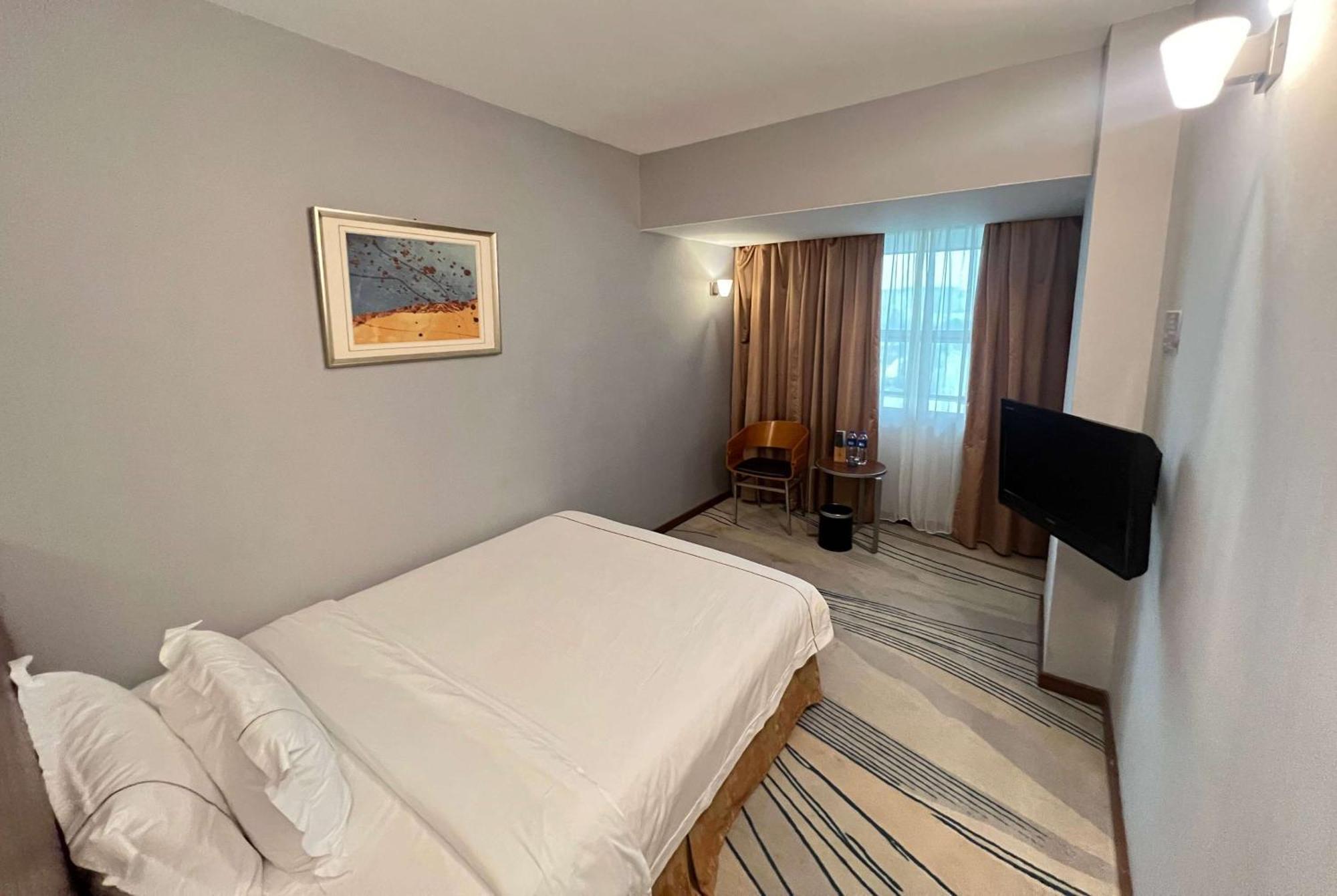 Days Hotel Guangzhou