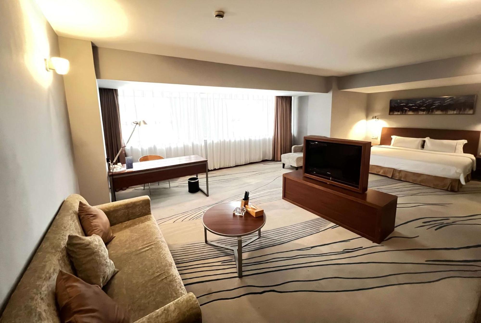 Days Hotel Guangzhou