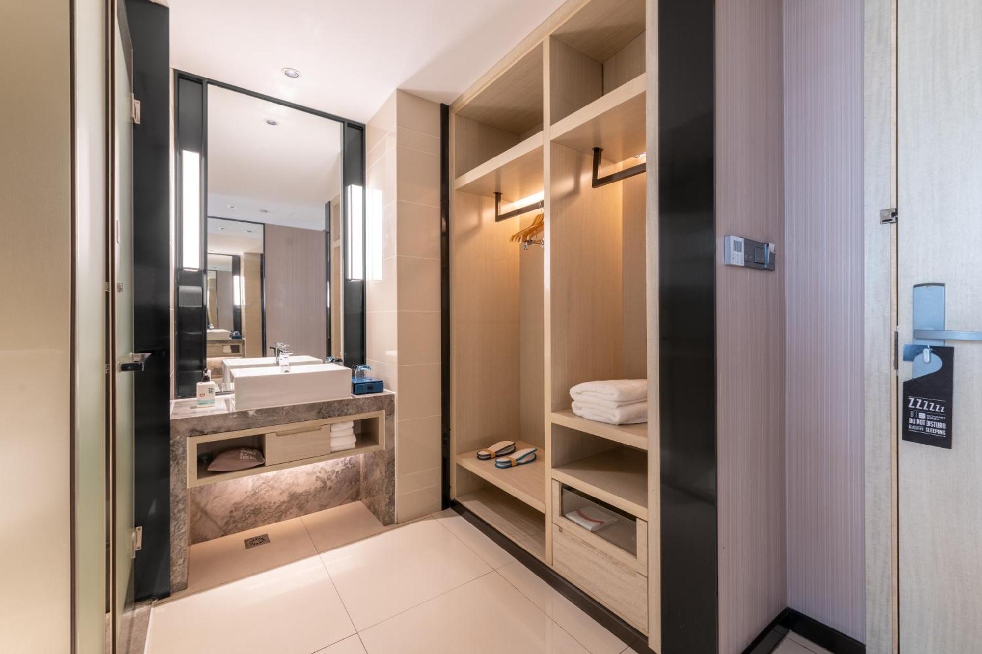 Echarm Jiahe Wanggang Subway Station Branch Hotel 3*