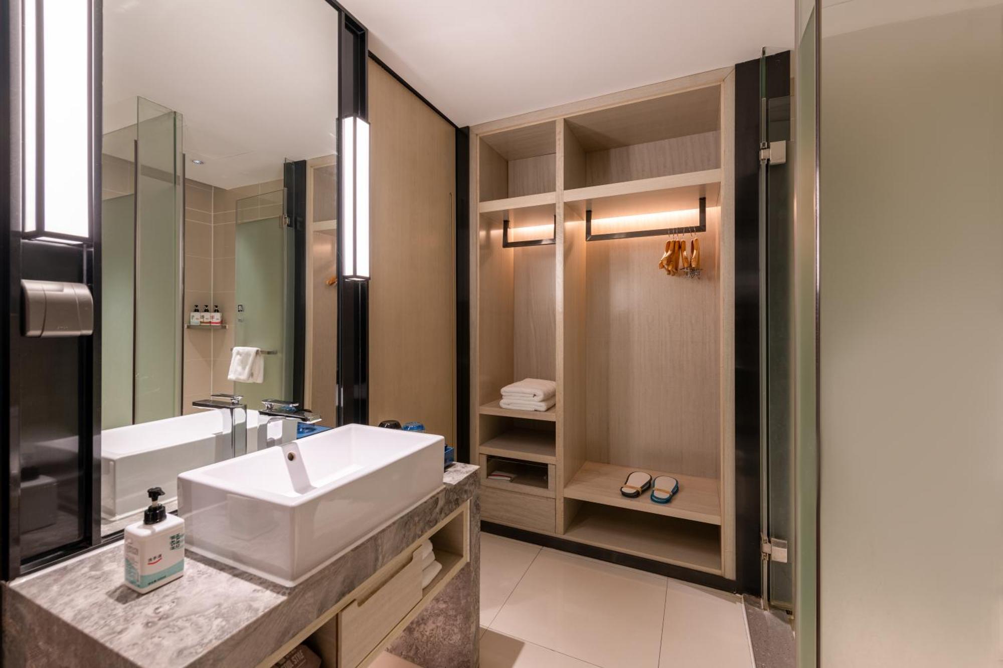 Echarm Jiahe Wanggang Subway Station Branch Hotel