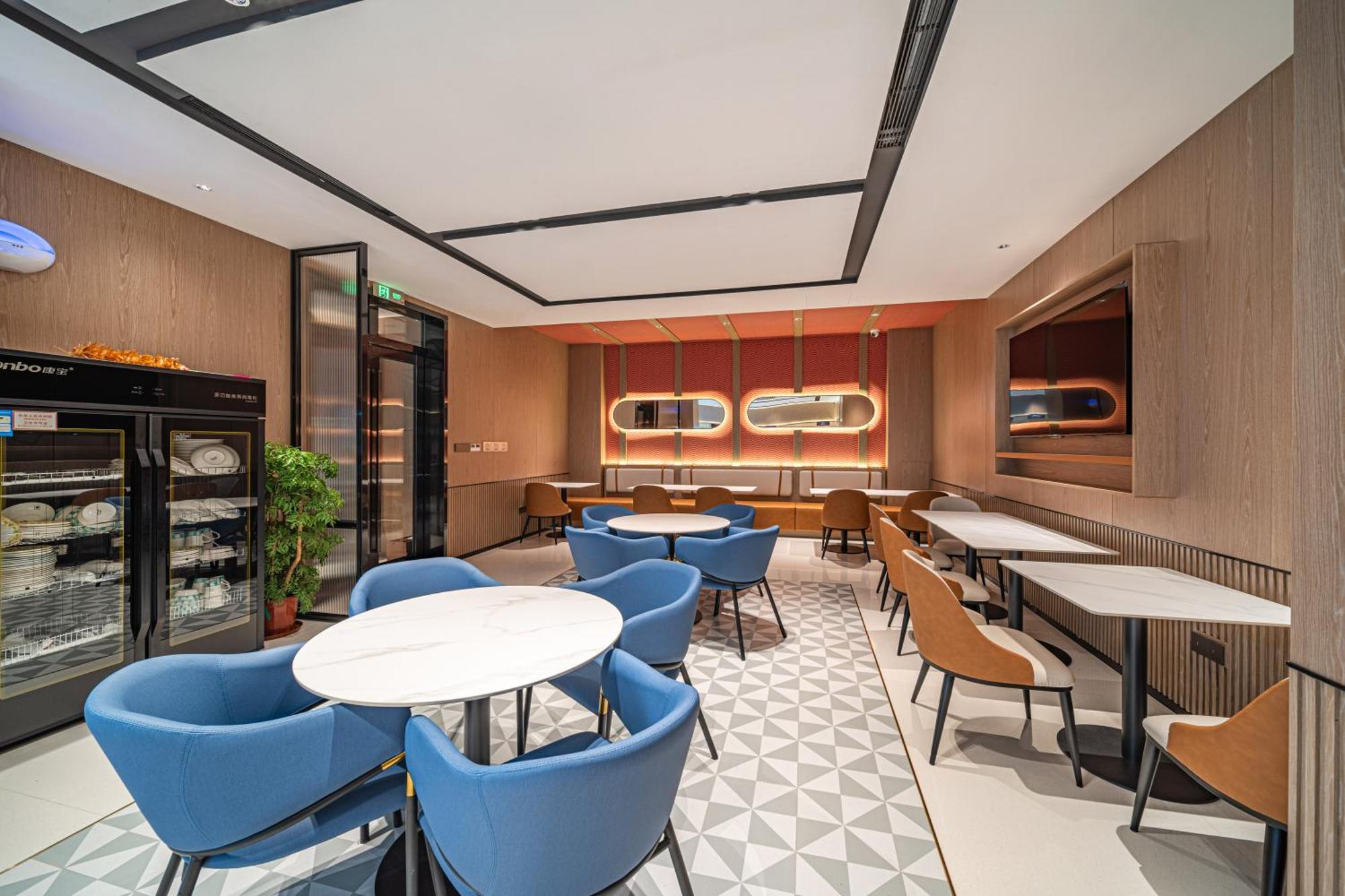 Hotel Echarm Baiyun Station Julong Metro Station