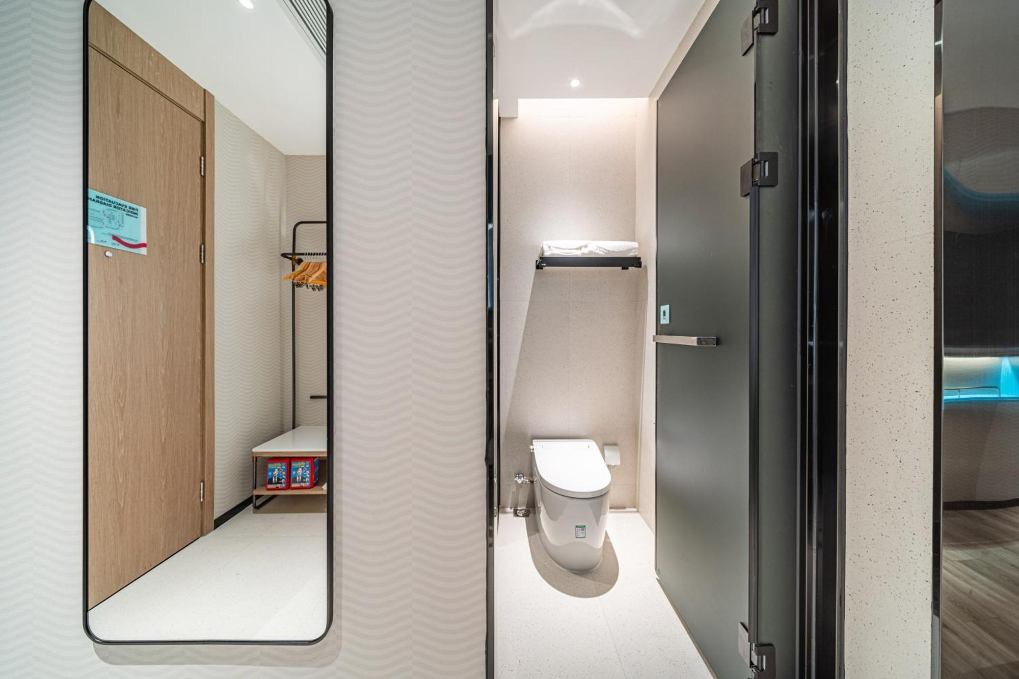 Hotel Echarm Baiyun Station Julong Metro Station 3*