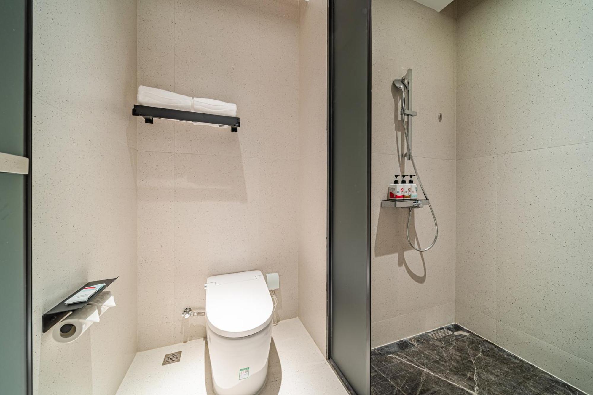 Echarm Baiyun Station Julong Metro Station 3* Guangzhou