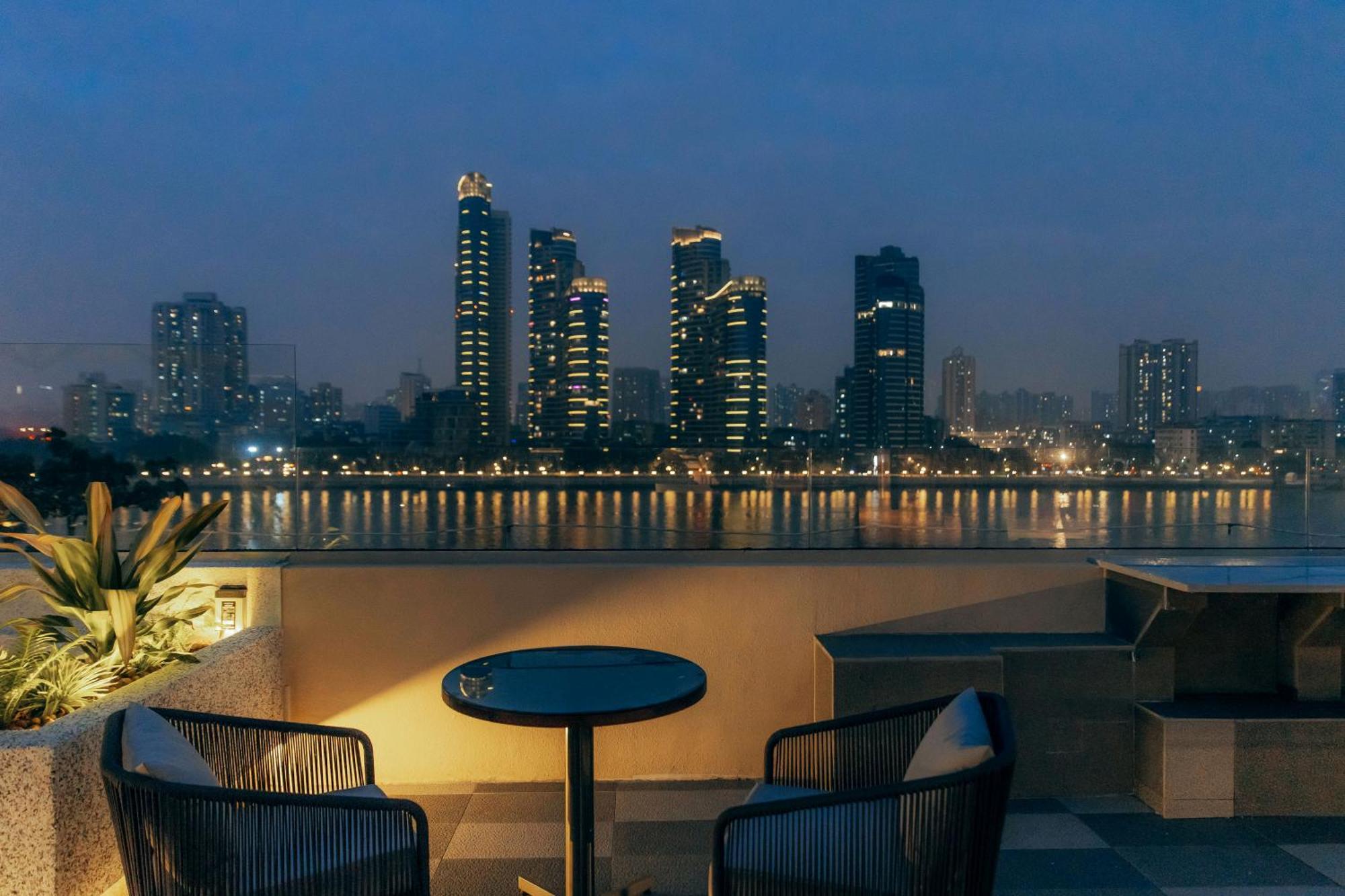 Shamian Island Yatland Hotel