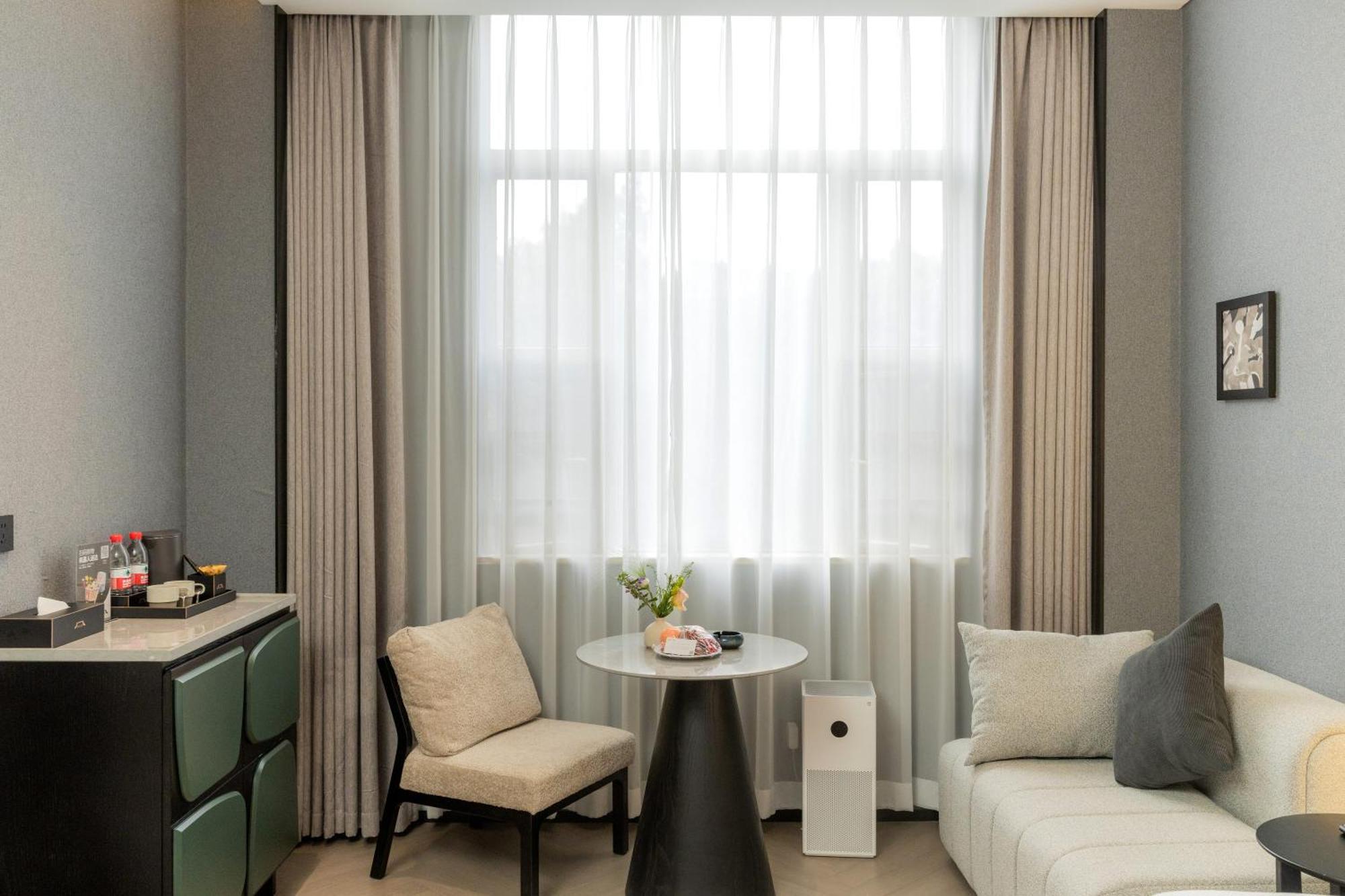 Shamian Island Yatland Hotel