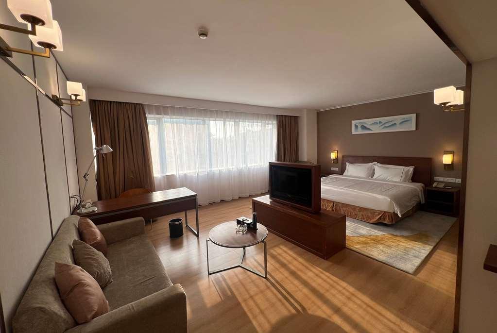 Days Hotel