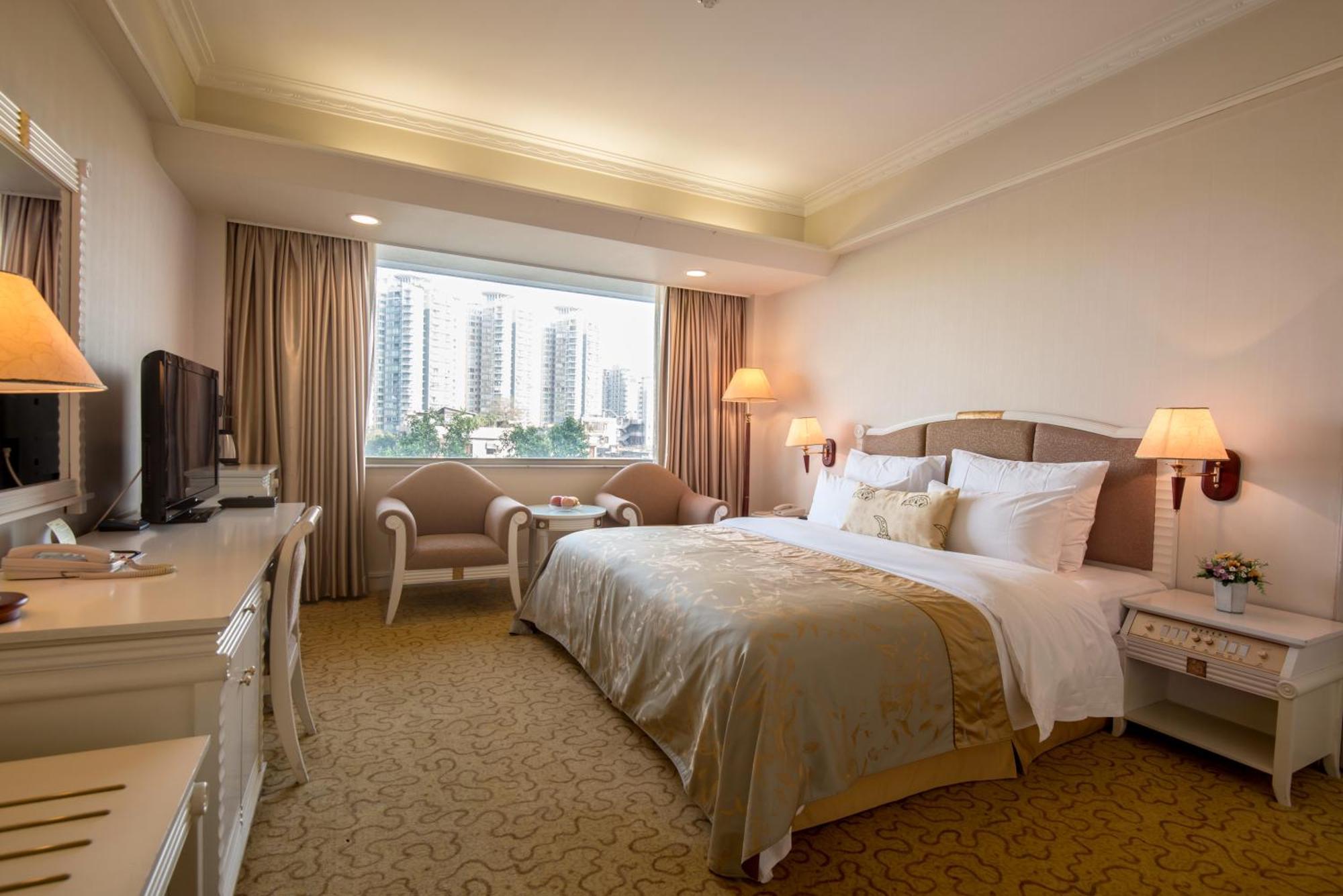 Panyu Hotel 4*