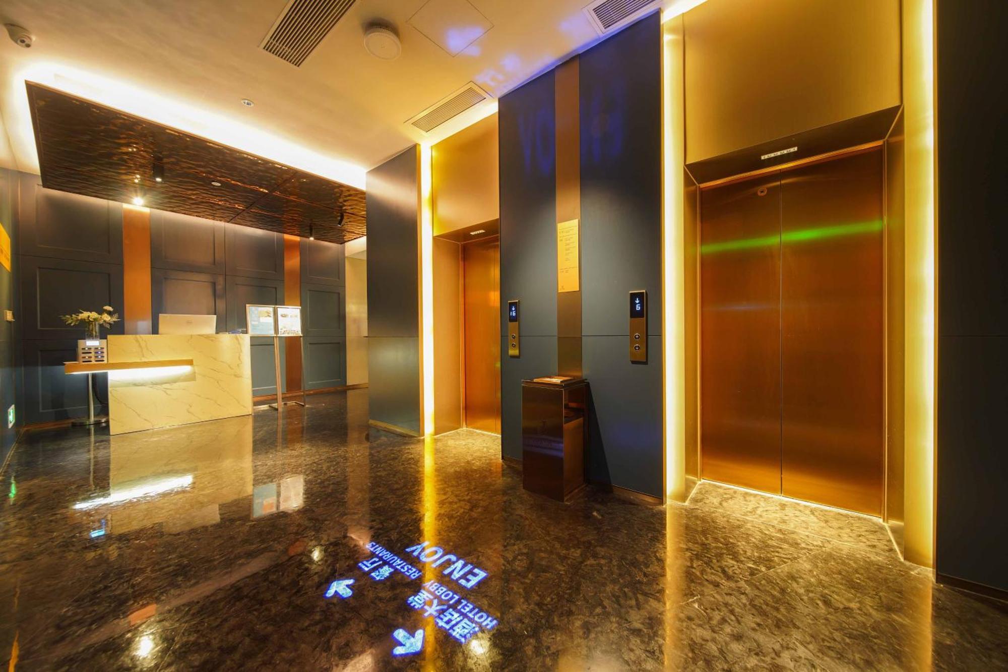 Imperial Traders Elong - Free Shuttle Bus To Fair Complex & Overseas Buyer Registration Services Hotel 5*