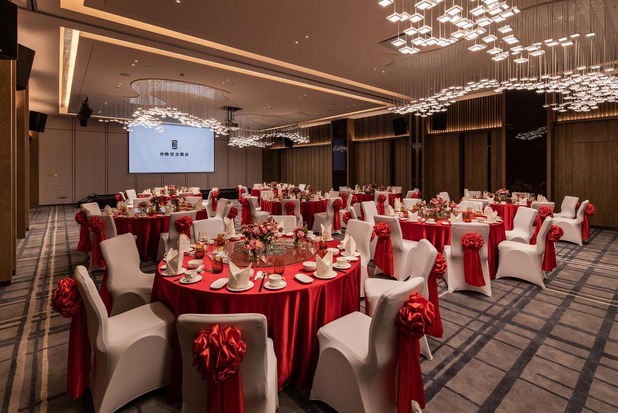 Imperial Traders Elong - Free Shuttle Bus To Fair Complex & Overseas Buyer Registration Services Hotel Guangzhou