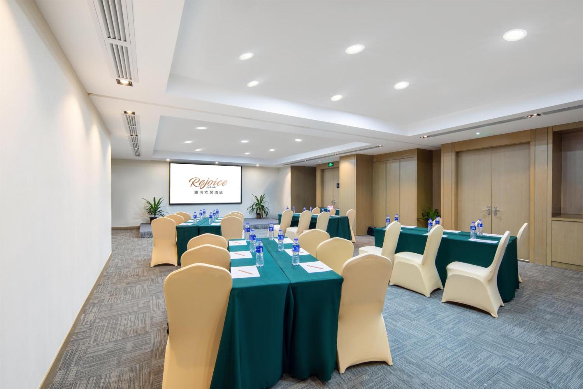 Hotel Guangzhou Baiyun Airport Rejoice By Argyle Hotel Rehe Metro Exit B --Free Shuttle Bus Is Provided During The 137Th Canton Fair 5*