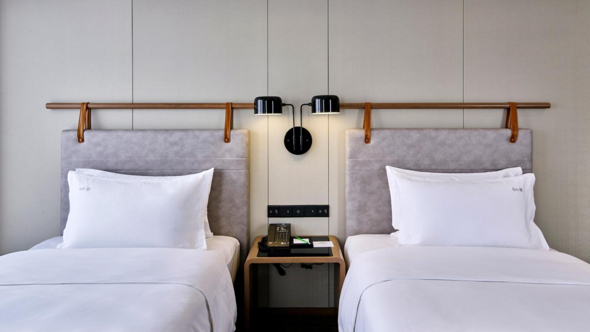 Hotel South - Fair Free Shuttle Bus, Near Metro Station, Nanhu Paradise
