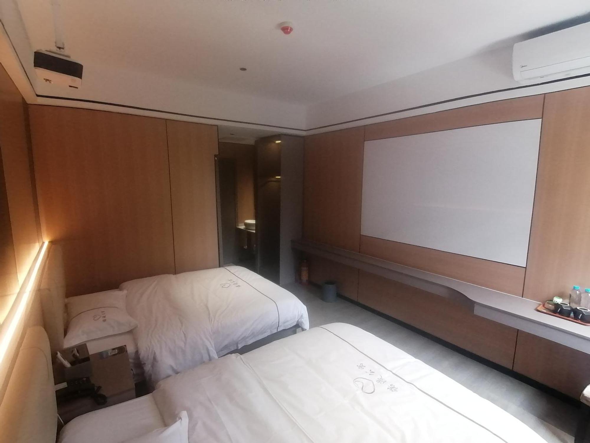Noman Aparthotel 2*