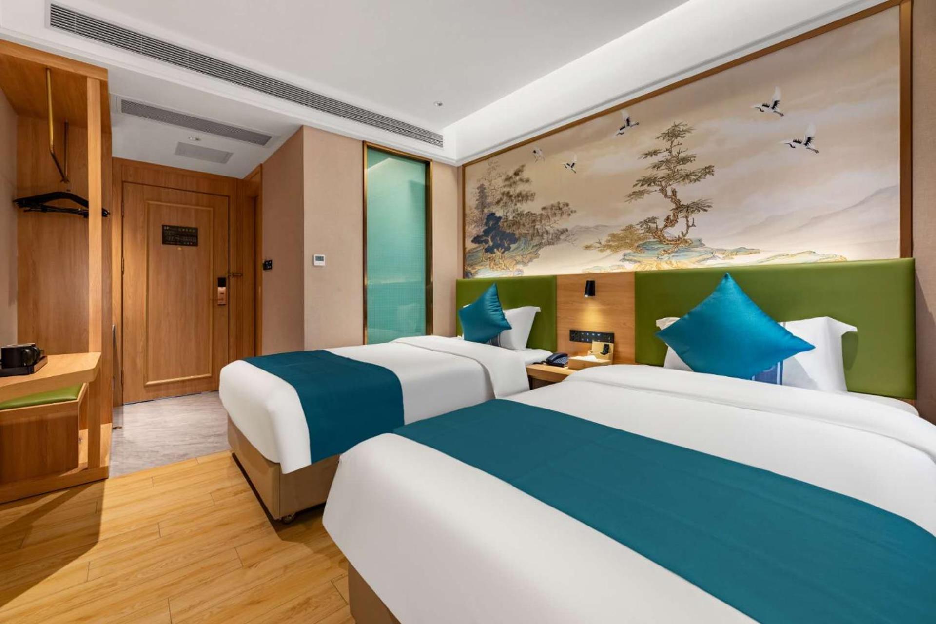 Jintai -guangzhou South Building International Electronics Yide Road Subway Station Store 2*