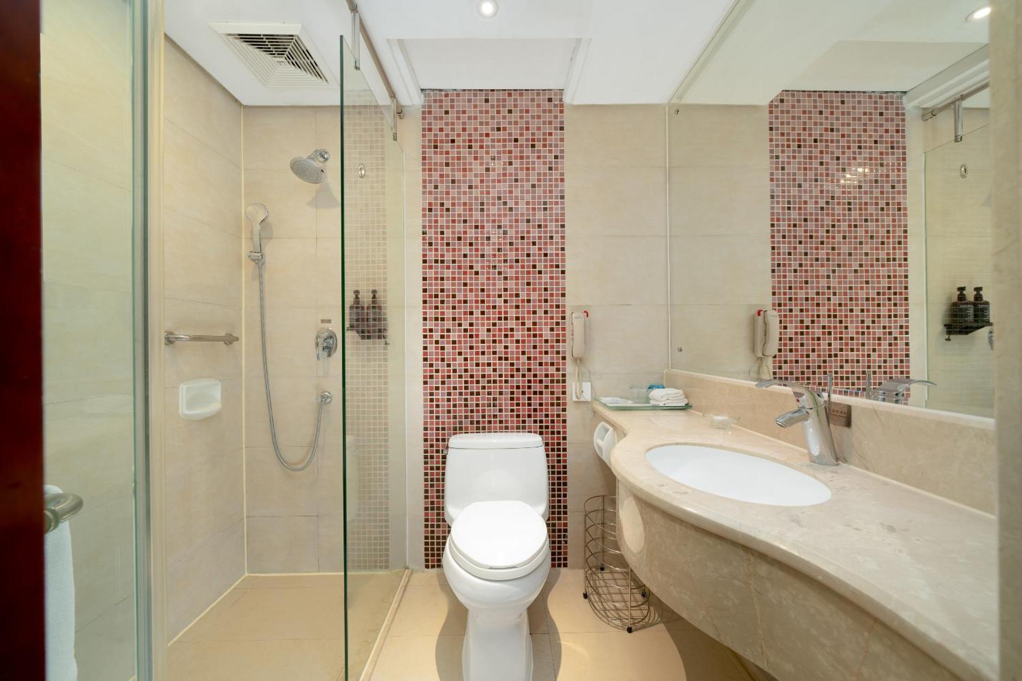 Yanling Hotel 4*
