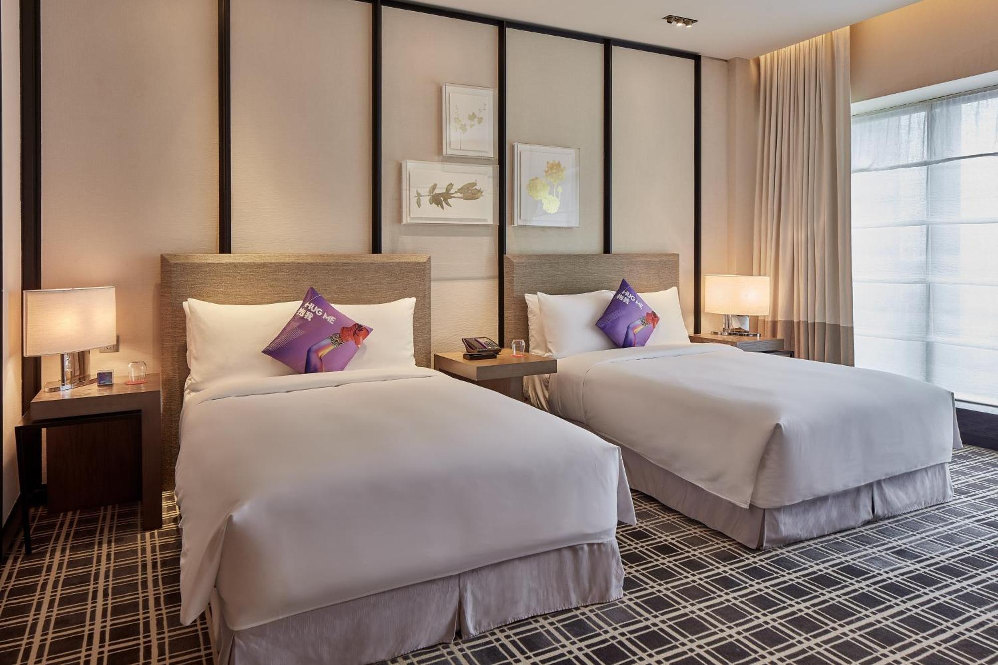 W Hotel 5*