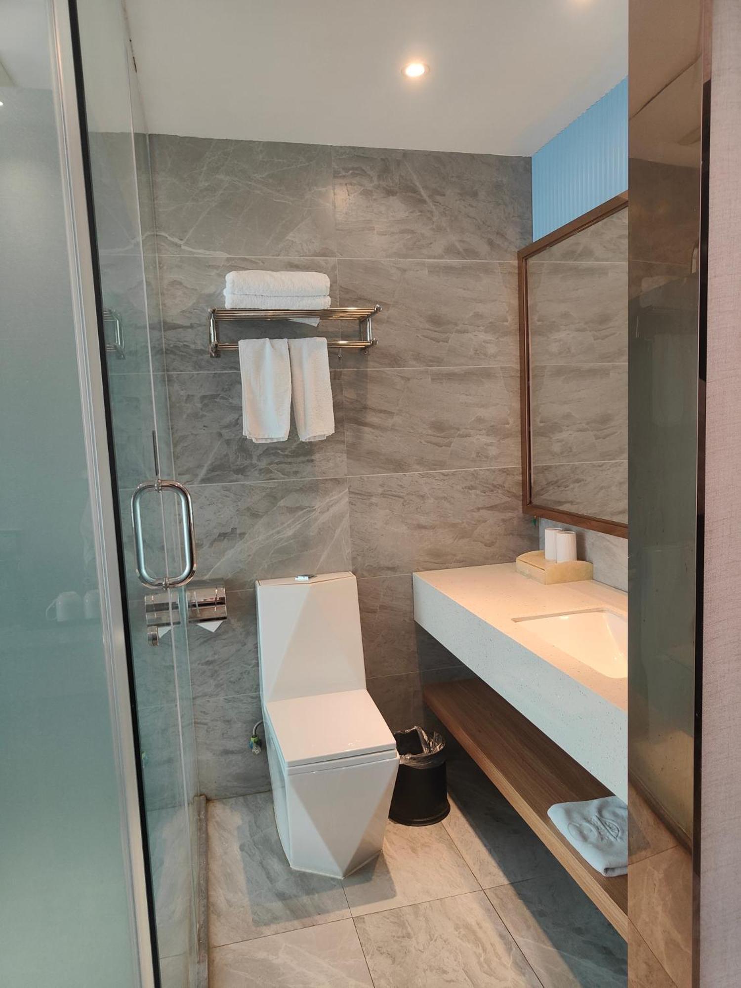 Hotel Echarm Jiahe Helong Branch 3*