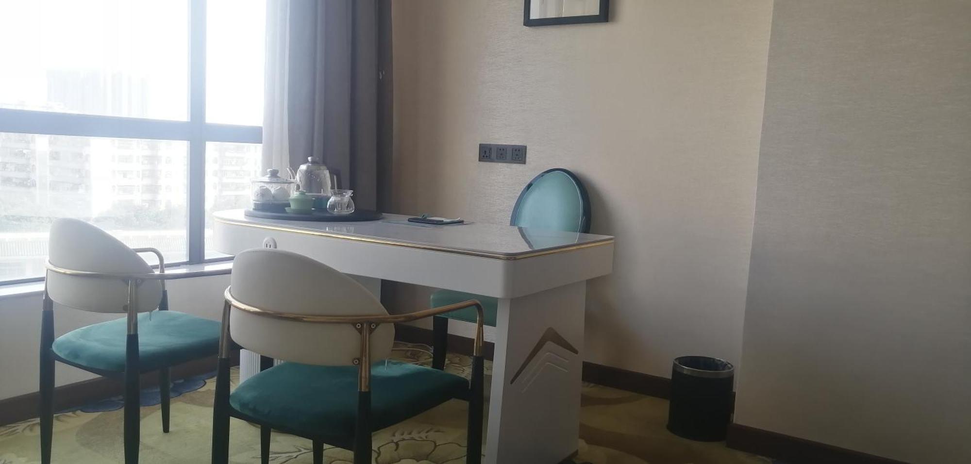 Hotel Xana Elegant Shixi Metro Station Branch 4*