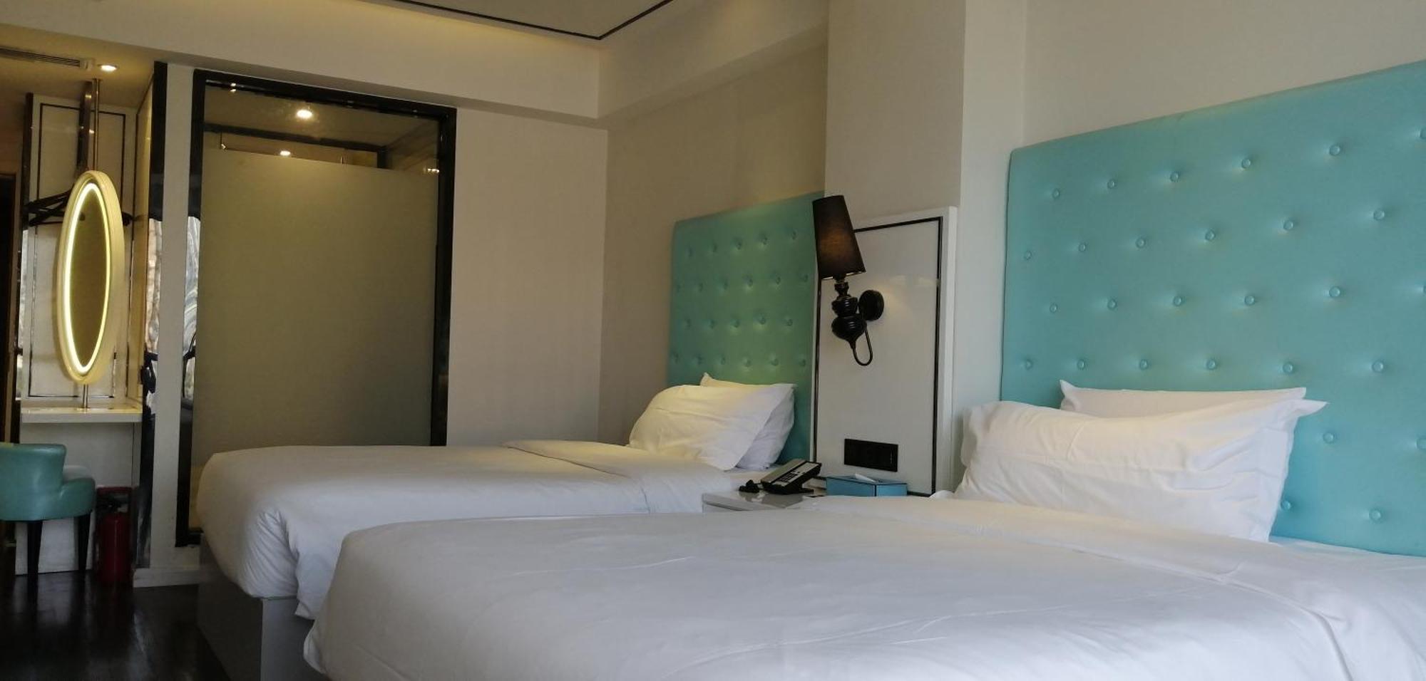 Hotel Xana Elegant Shixi Metro Station Branch 4*