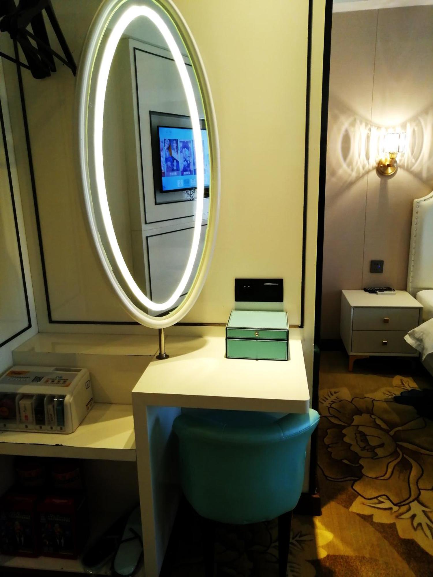 Xana Elegant Shixi Metro Station Branch 4*