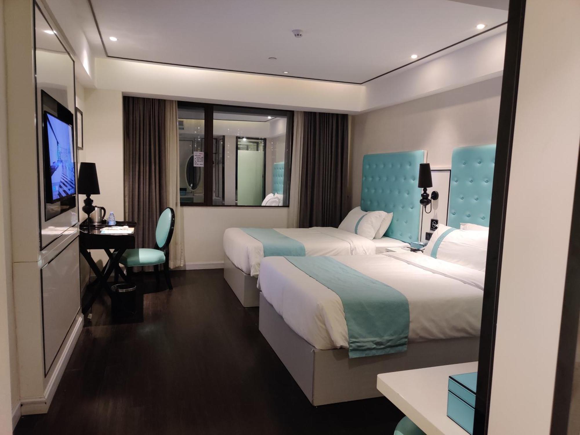 Hotel Xana Elegant Shixi Metro Station Branch 4*