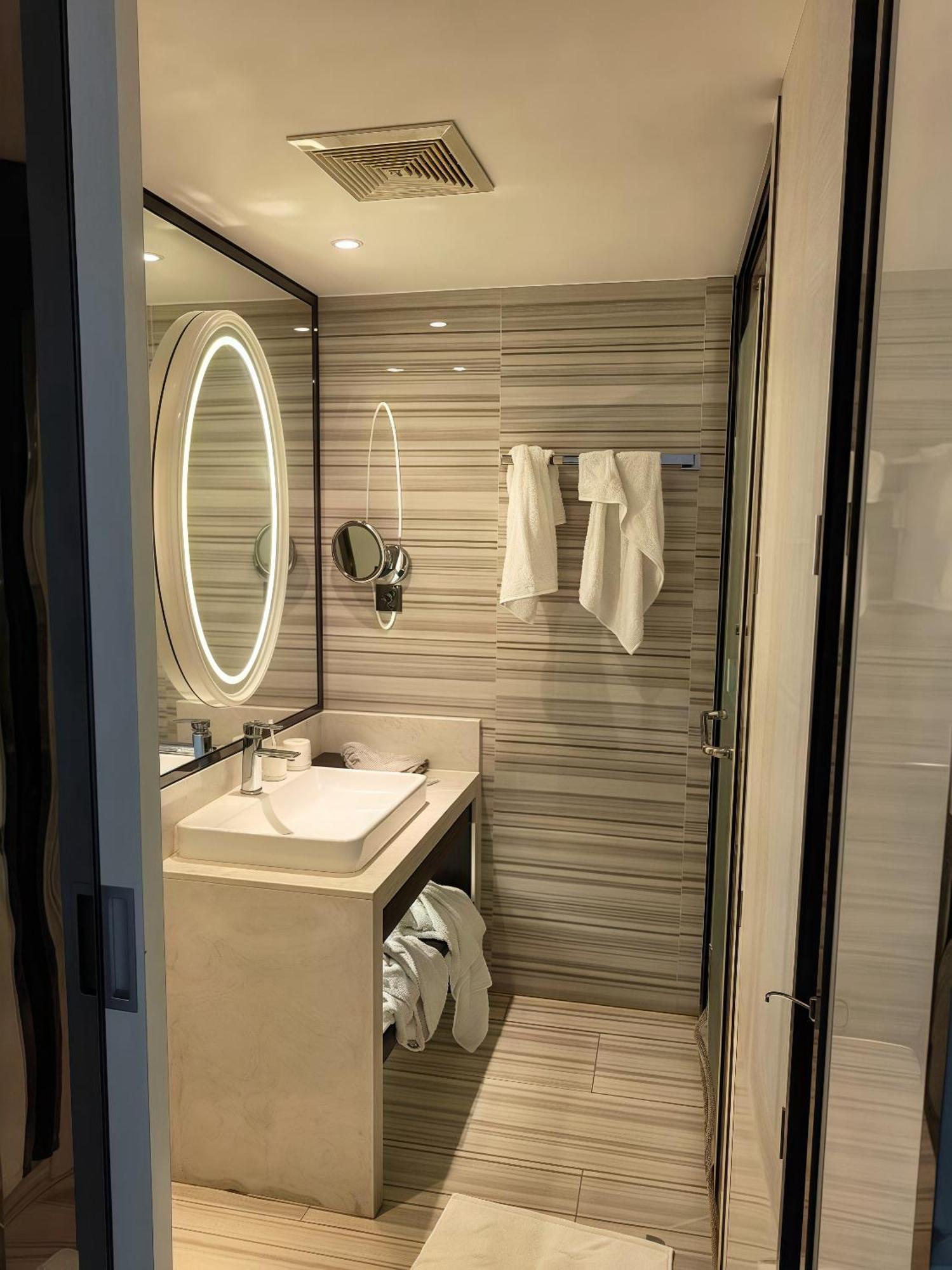 Xana Elegant Shixi Metro Station Branch 4*