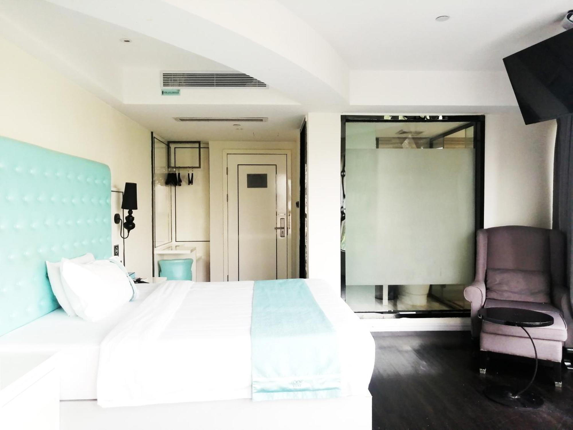 Xana Elegant Shixi Metro Station Branch Hotel