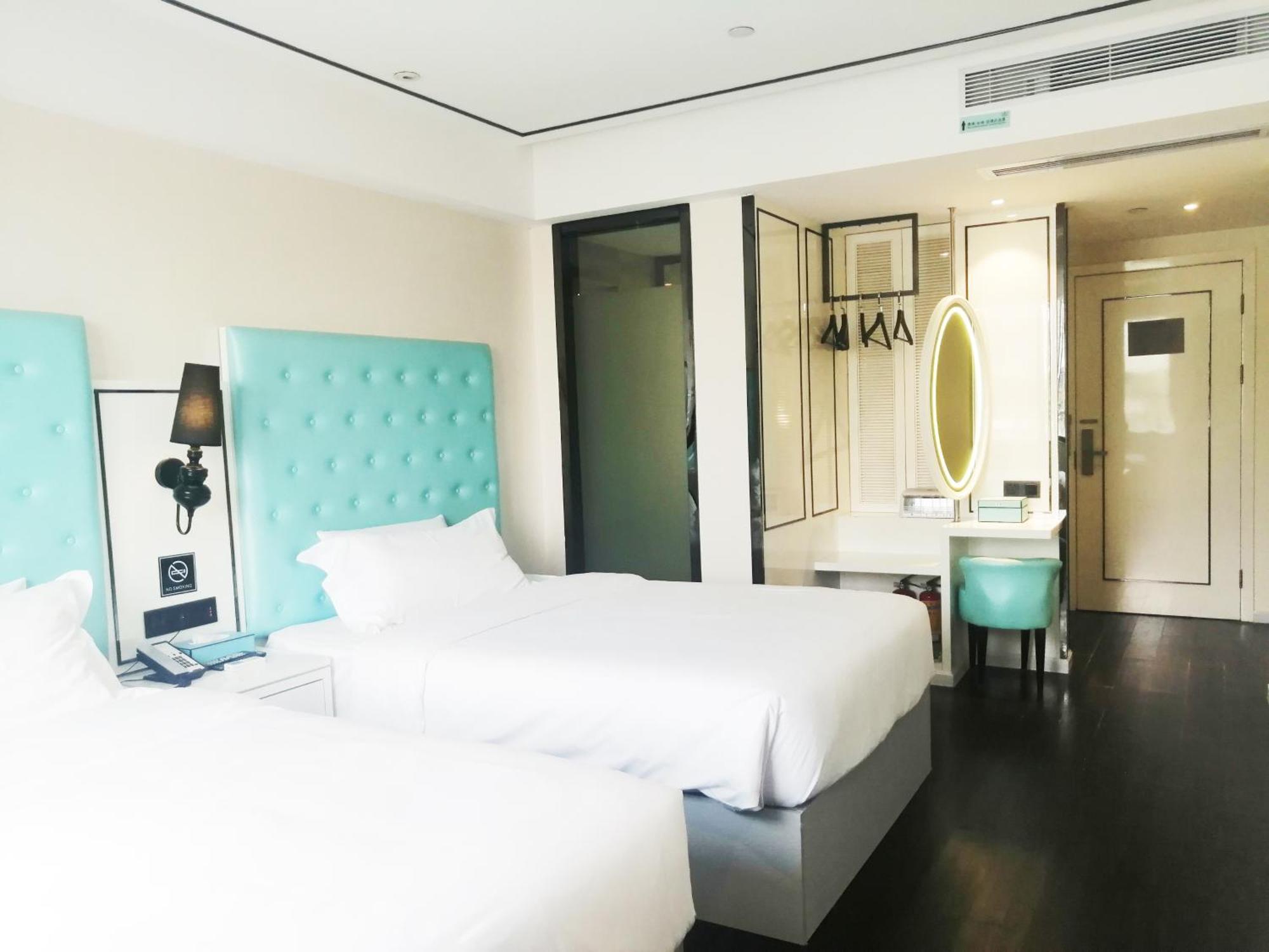 Hotel Xana Elegant Shixi Metro Station Branch 4*