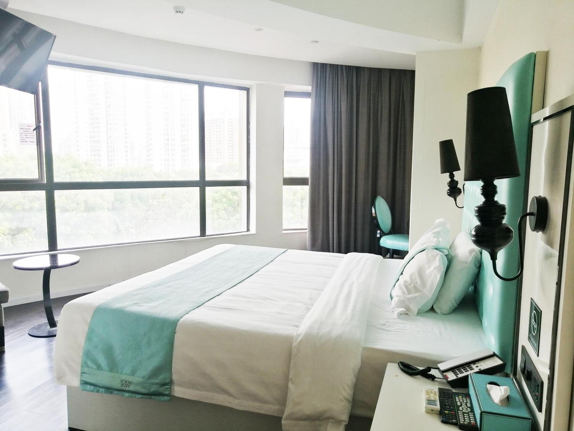 Xana Elegant Shixi Metro Station Branch Hotel 4*