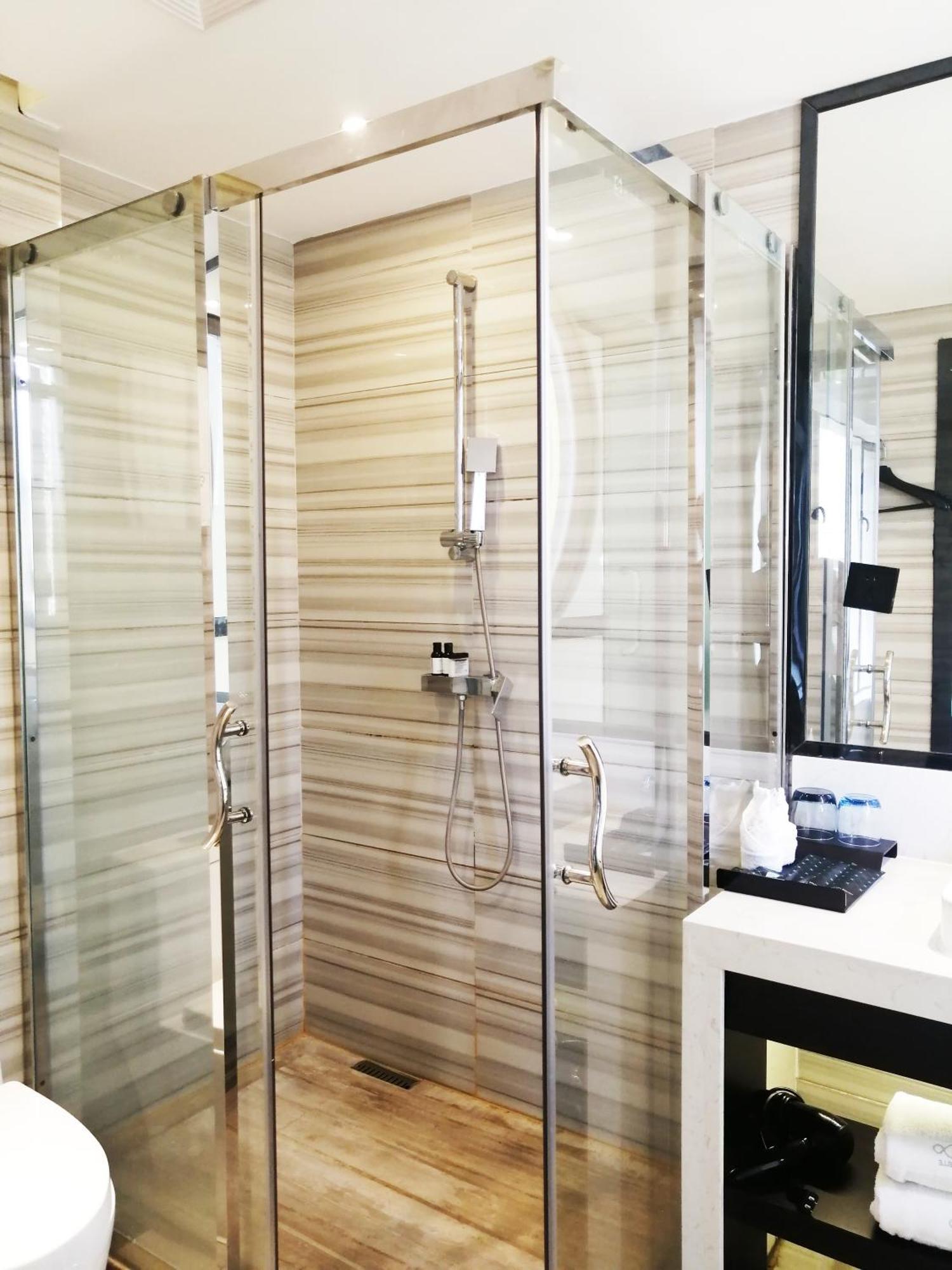 Xana Elegant Shixi Metro Station Branch Hotel 4*