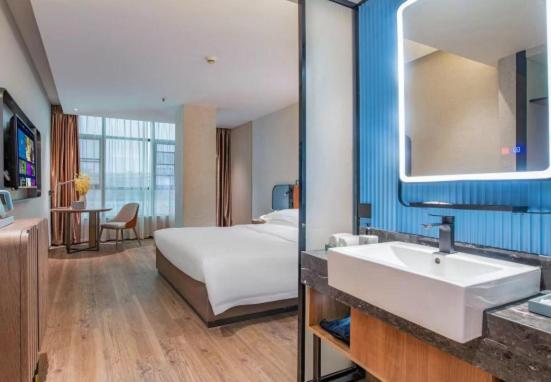 Echarm Jiahe Helong Branch Hotel