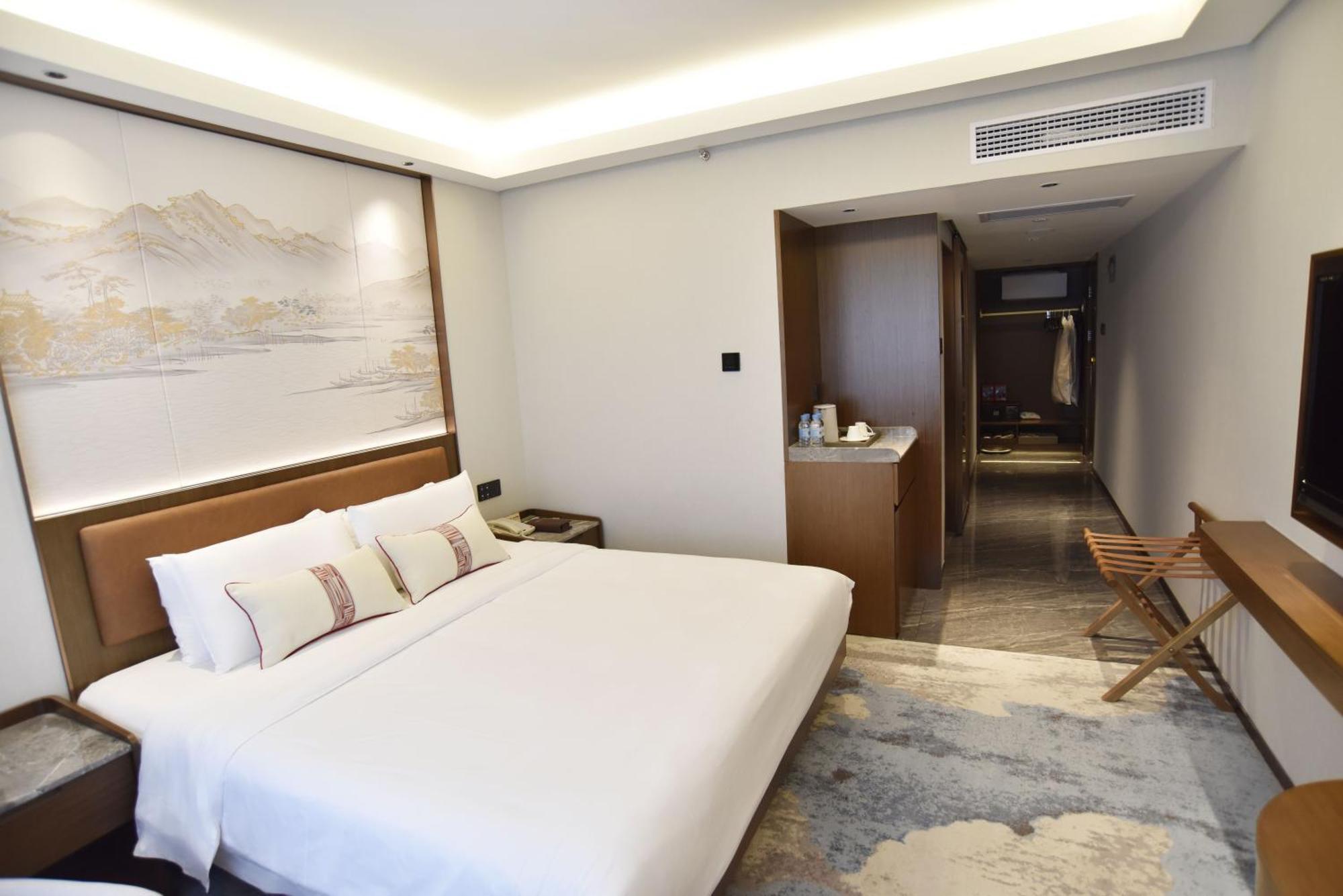 Guangdong Hotel-free Shuttle & Registration Counter Service During Fair