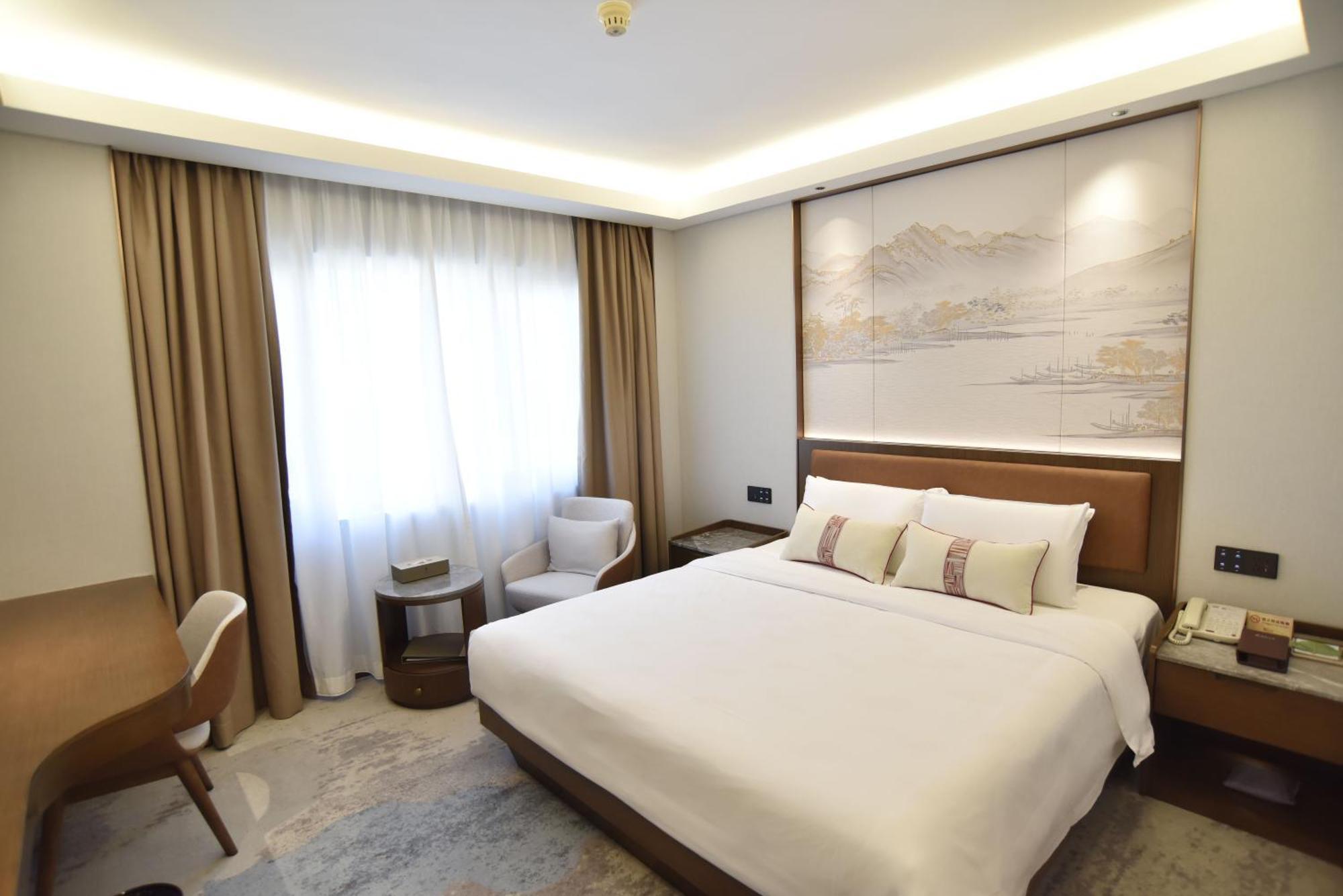 Hotel Guangdong Hotel-free Shuttle & Registration Counter Service During Fair