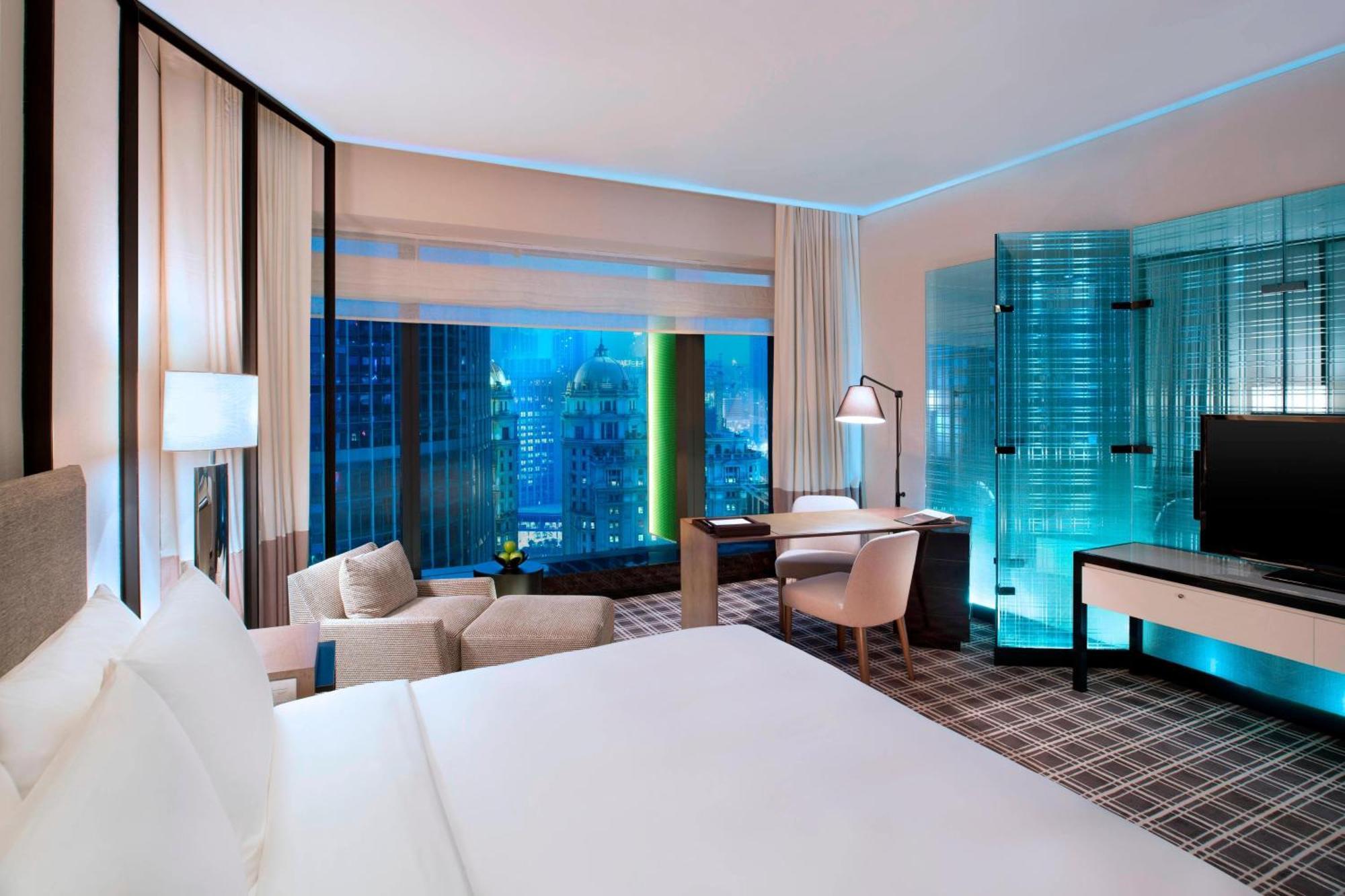 W Hotel 5*