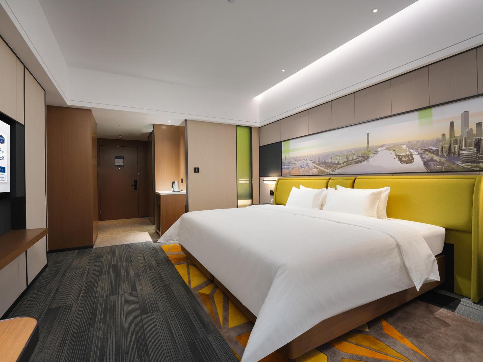 Hampton By Hilton Wenchong 4*