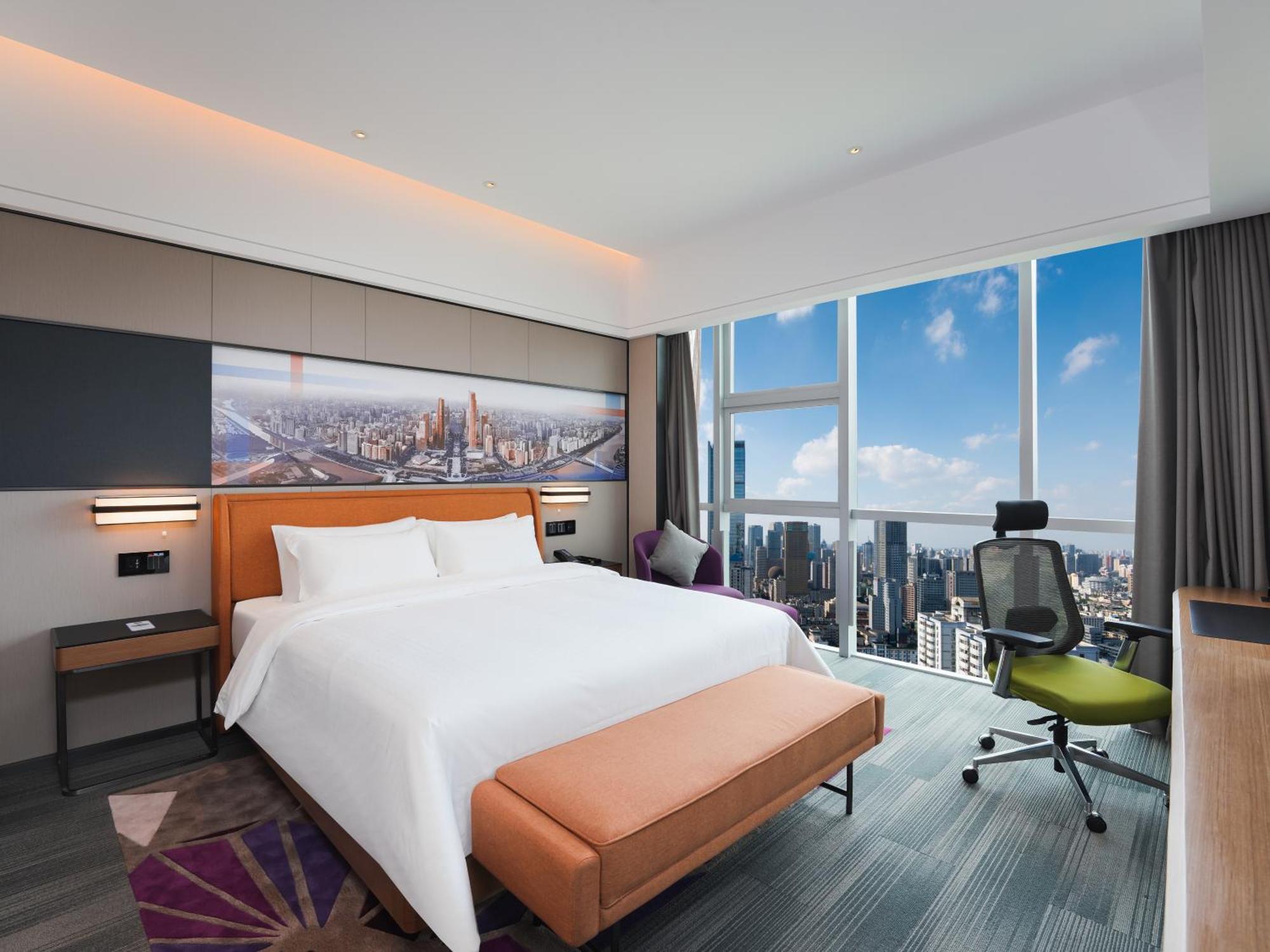 Hampton By Hilton Wenchong 4*