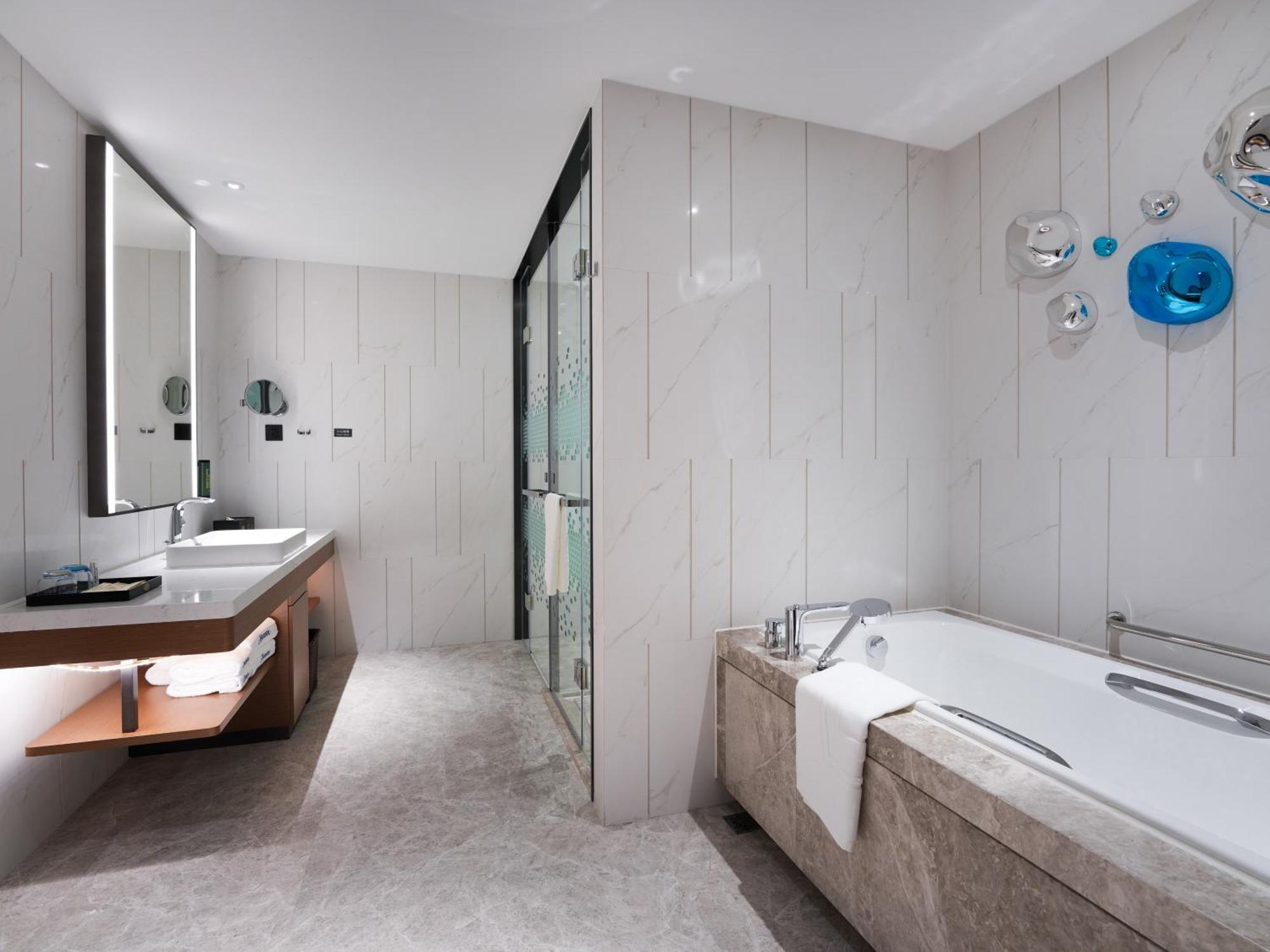Hampton By Hilton Wenchong Hotel 4*