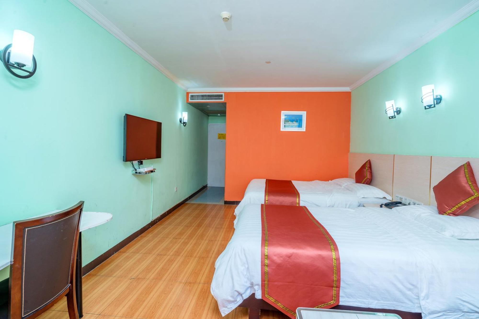 Hotel Ln Whitehouse